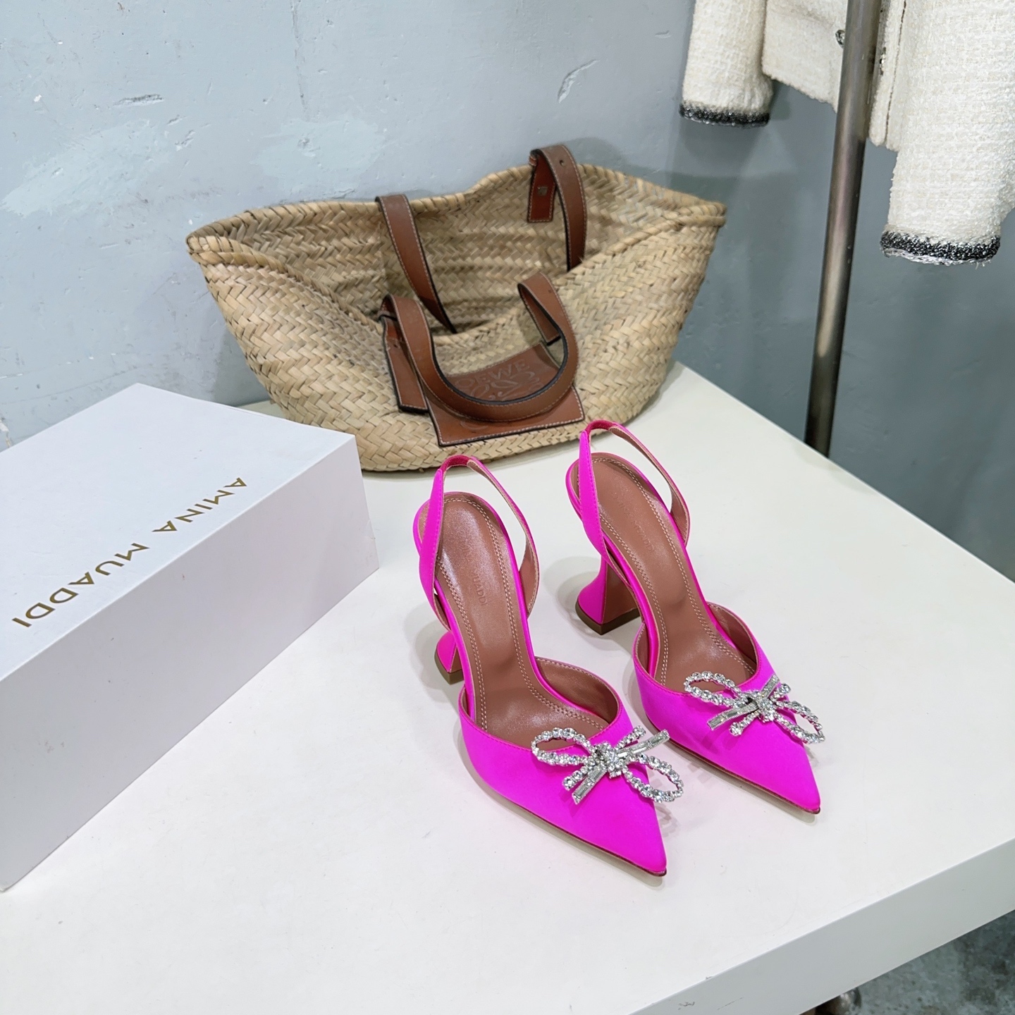 High-Quality Amina Muaddi Spring Heel Shoes with Unique Design and Imported Materials - 图片 4