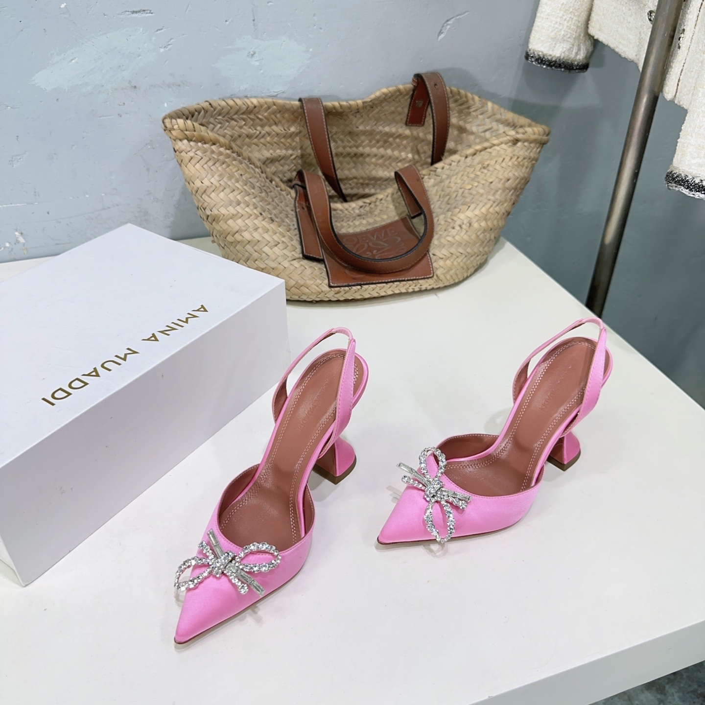 “High-Quality Amina Muaddi Spring Heel Shoes – Fashion Hero in Colors!” - 图片 6