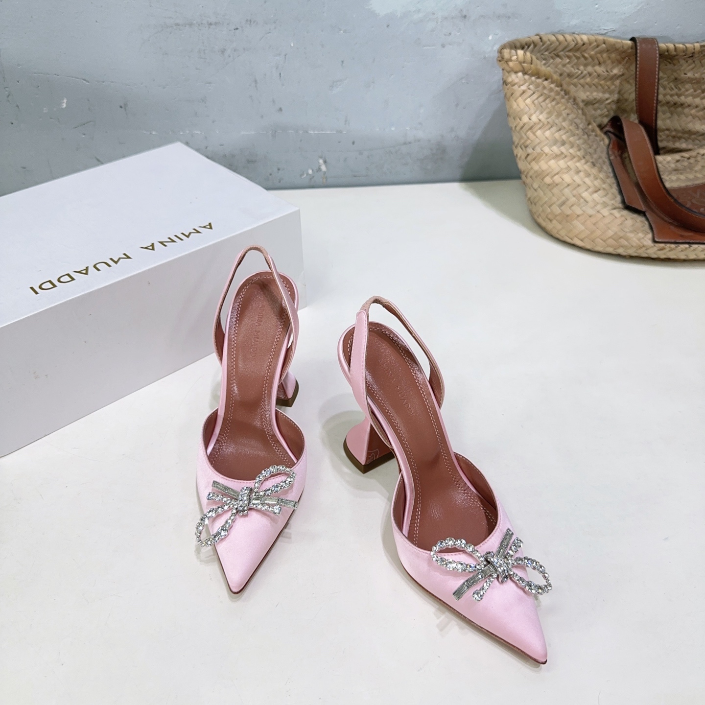 High Quality Amina Muaddi Heel Shoes: Spring Collection with Unique Details - 图片 8