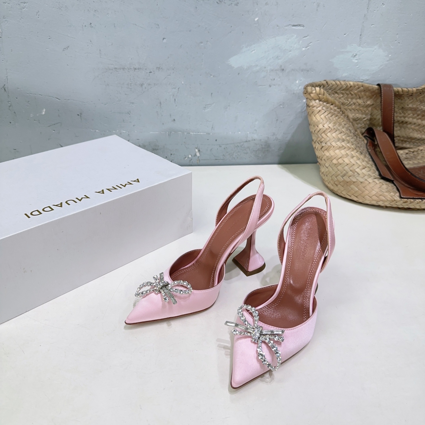 High Quality Amina Muaddi Heel Shoes: Spring Collection with Unique Details - 图片 5
