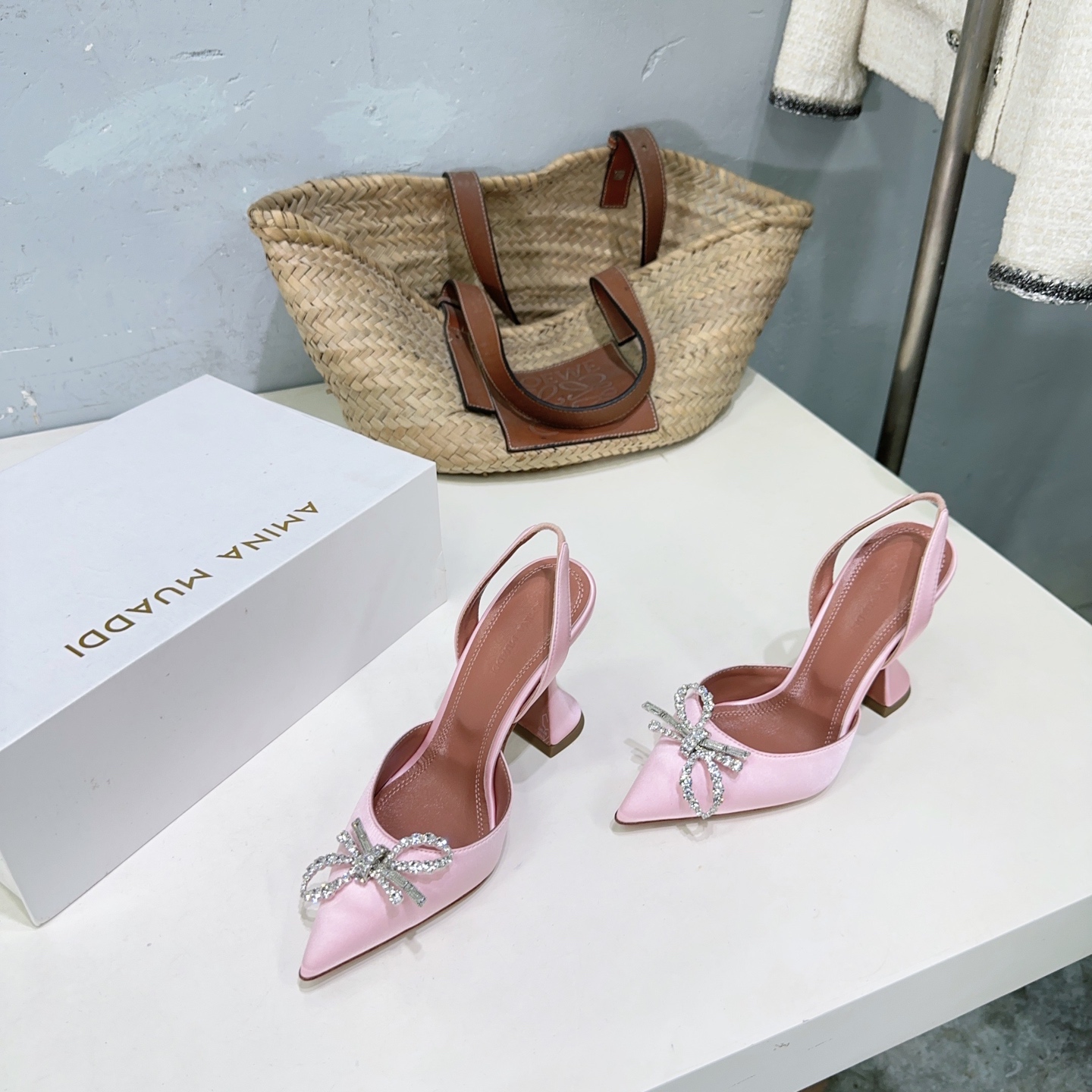 High Quality Amina Muaddi Heel Shoes: Spring Collection with Unique Details - 图片 4