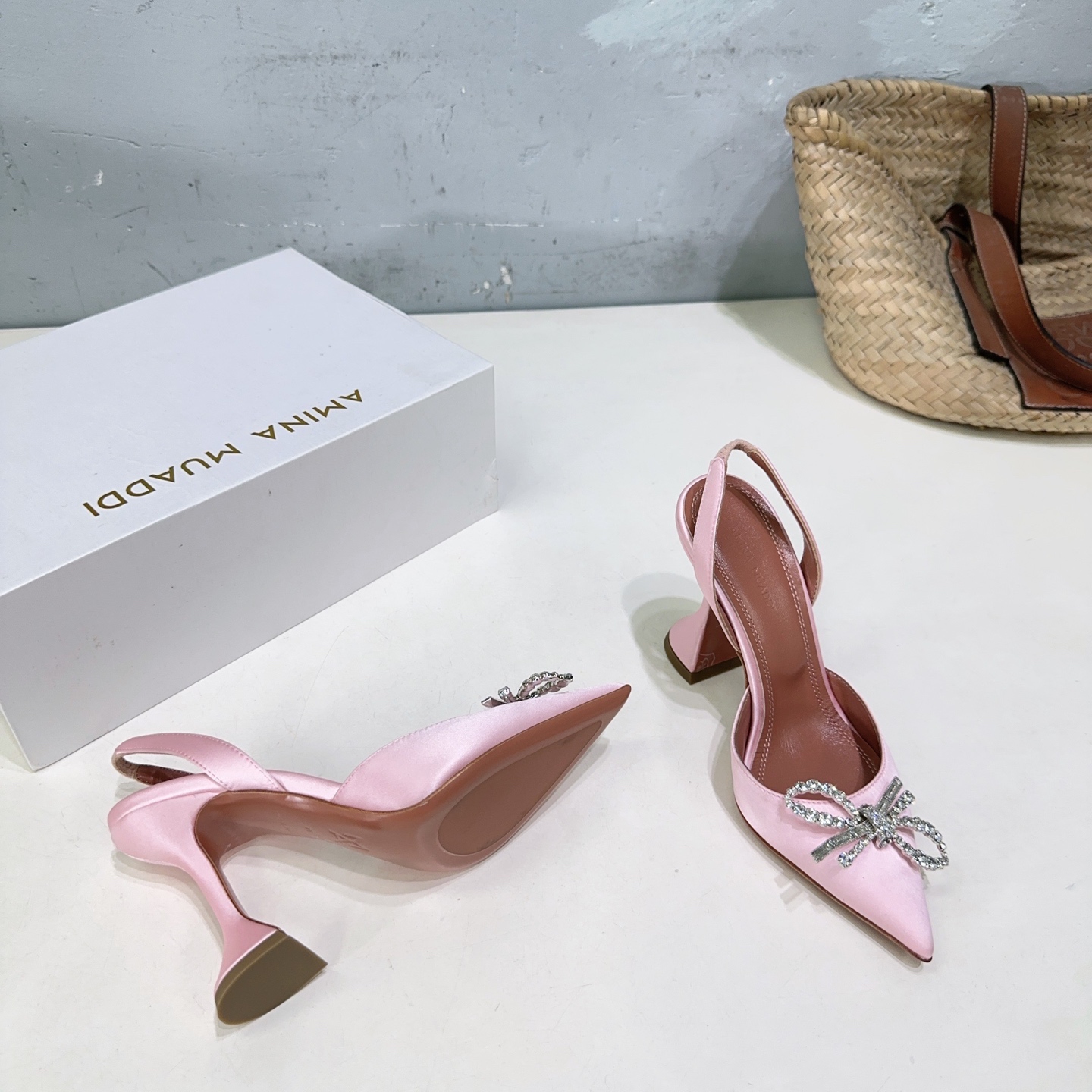 High Quality Amina Muaddi Heel Shoes: Spring Collection with Unique Details - 图片 6