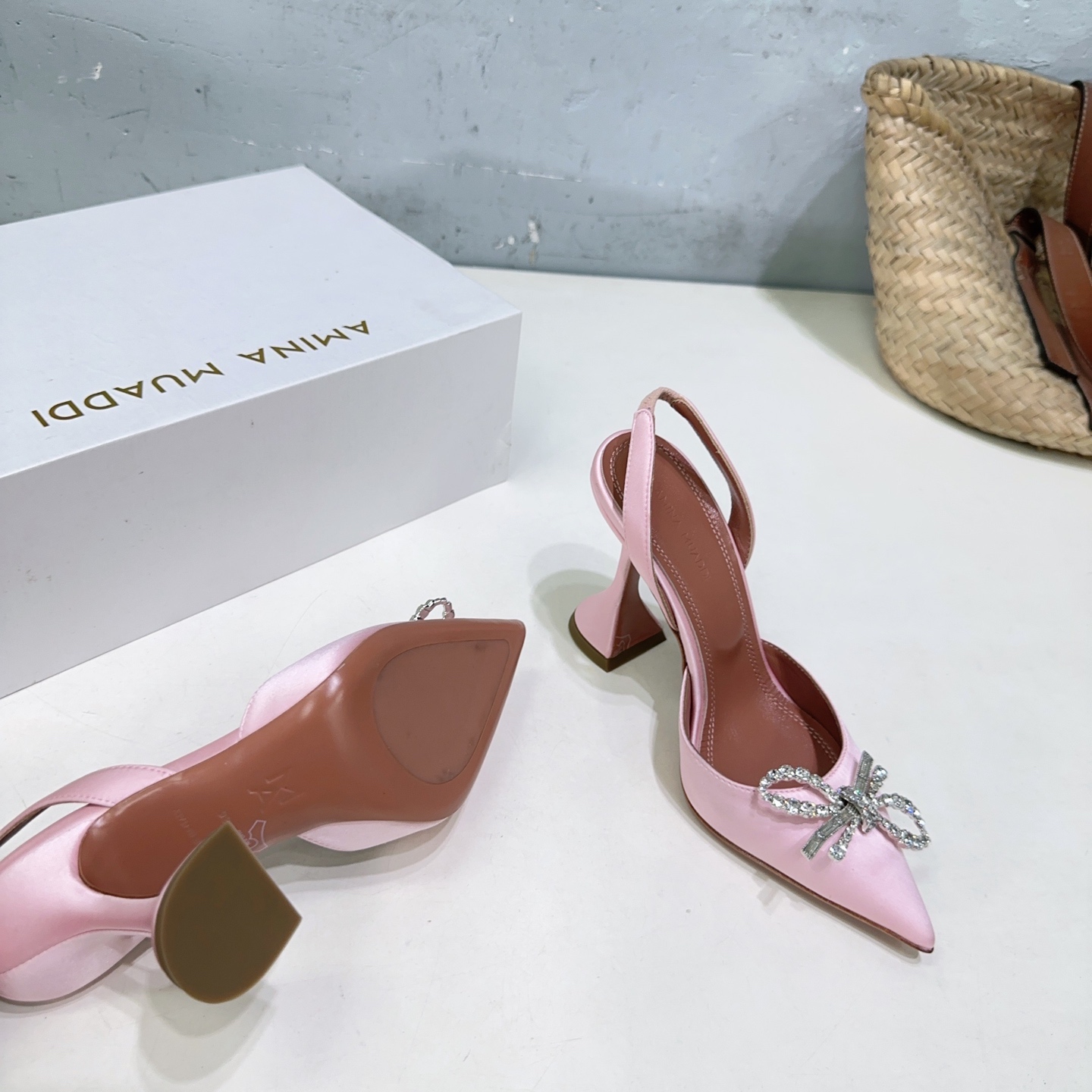 High Quality Amina Muaddi Heel Shoes: Spring Collection with Unique Details - 图片 7