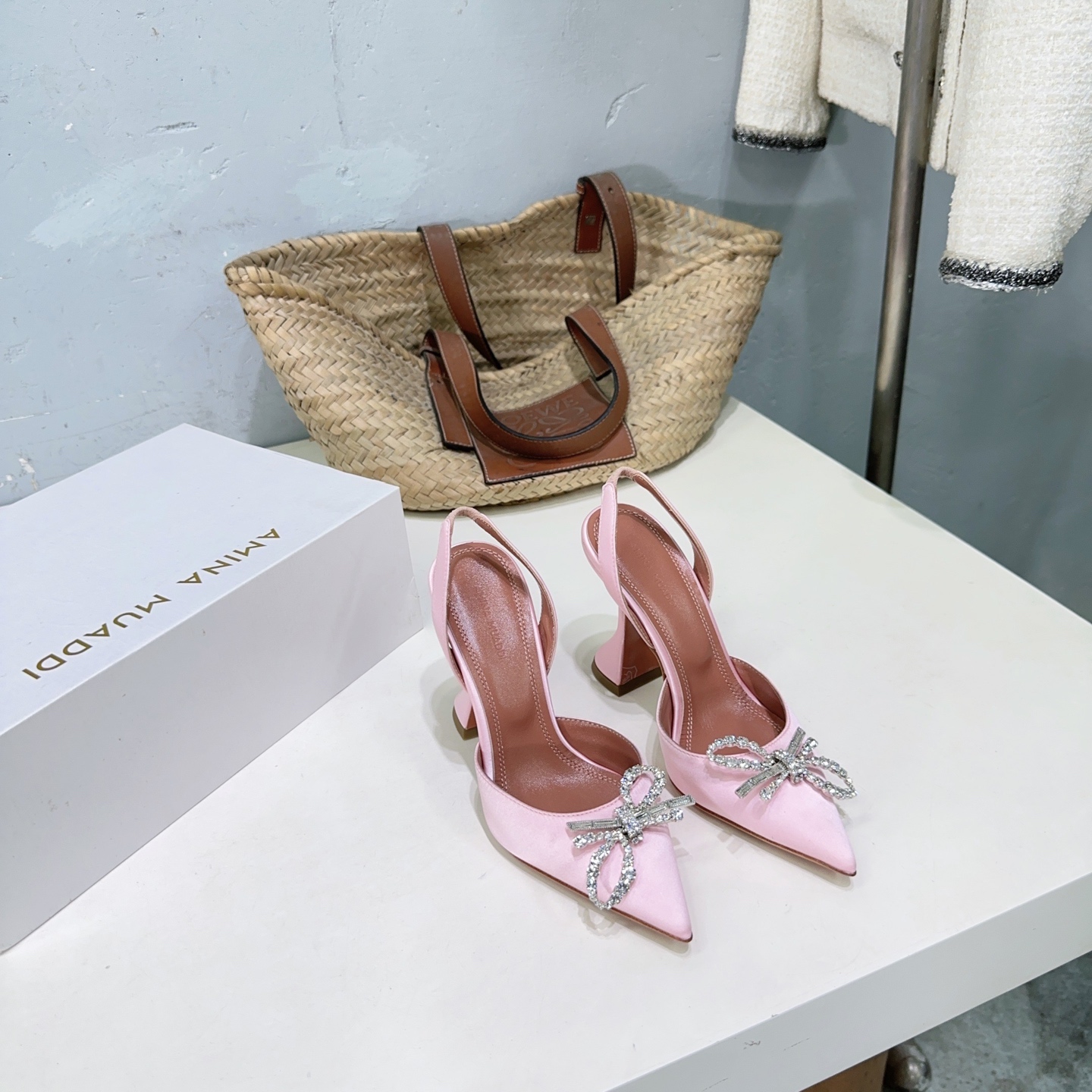 High Quality Amina Muaddi Heel Shoes: Spring Collection with Unique Details - 图片 9
