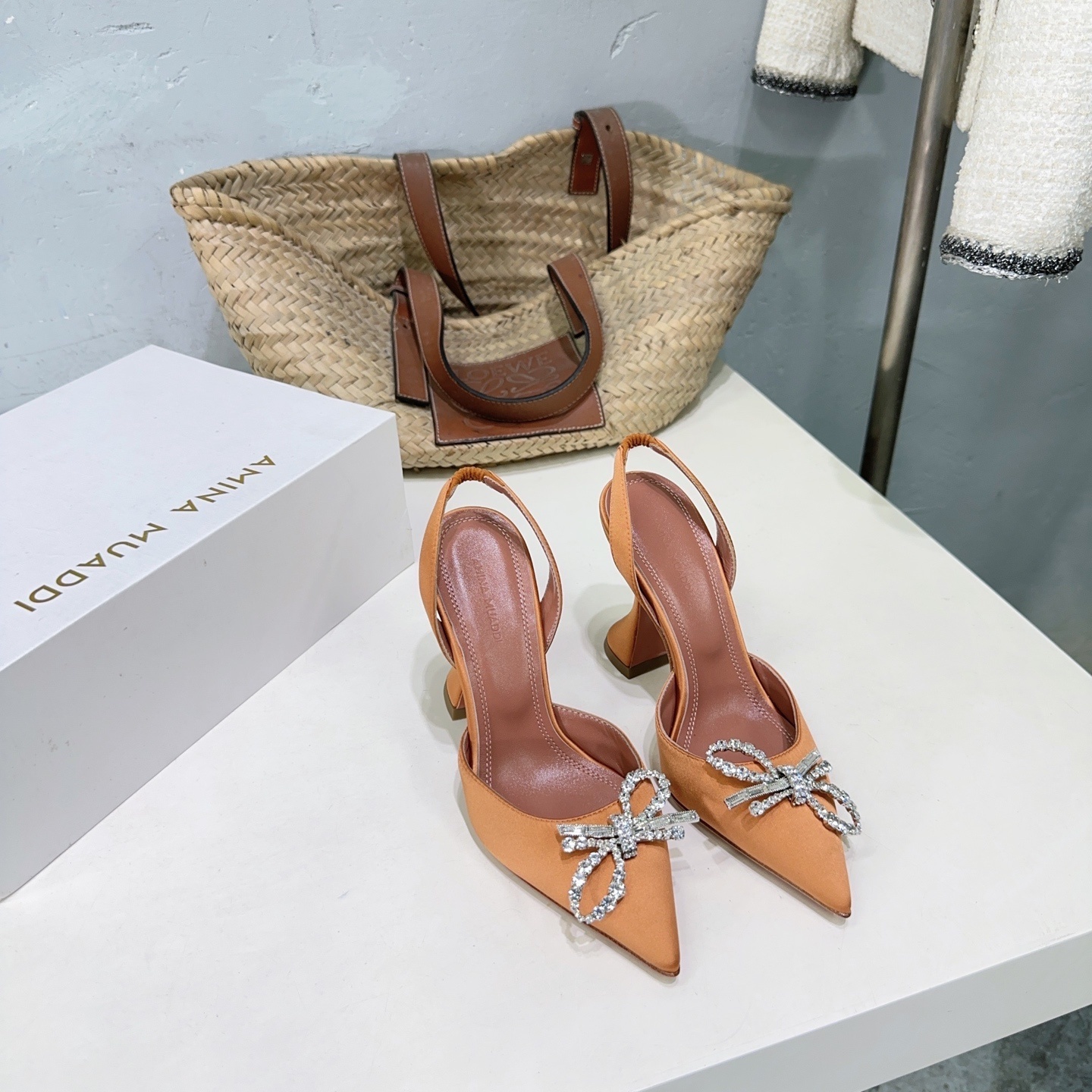 High Quality Amina Muaddi Heel Shoes with Unique Design and Imported Materials - 图片 4