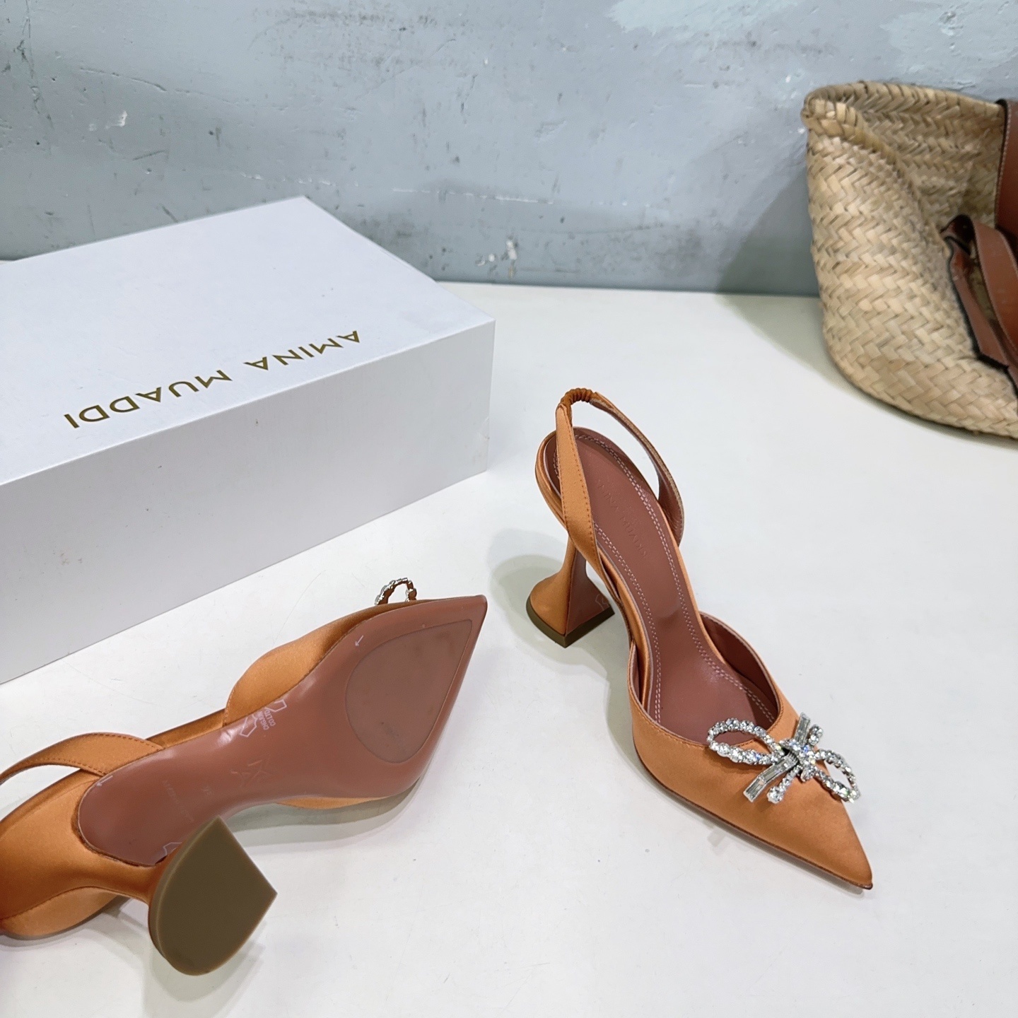 High Quality Amina Muaddi Heel Shoes with Unique Design and Imported Materials - 图片 3