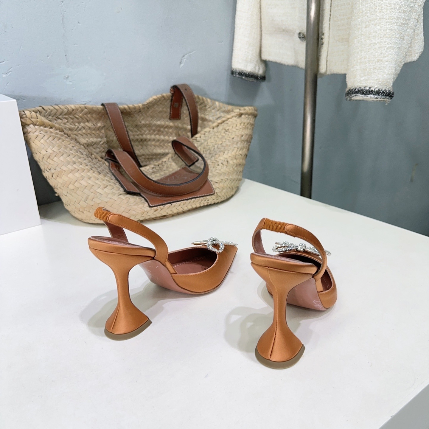 High Quality Amina Muaddi Heel Shoes with Unique Design and Imported Materials - 图片 8