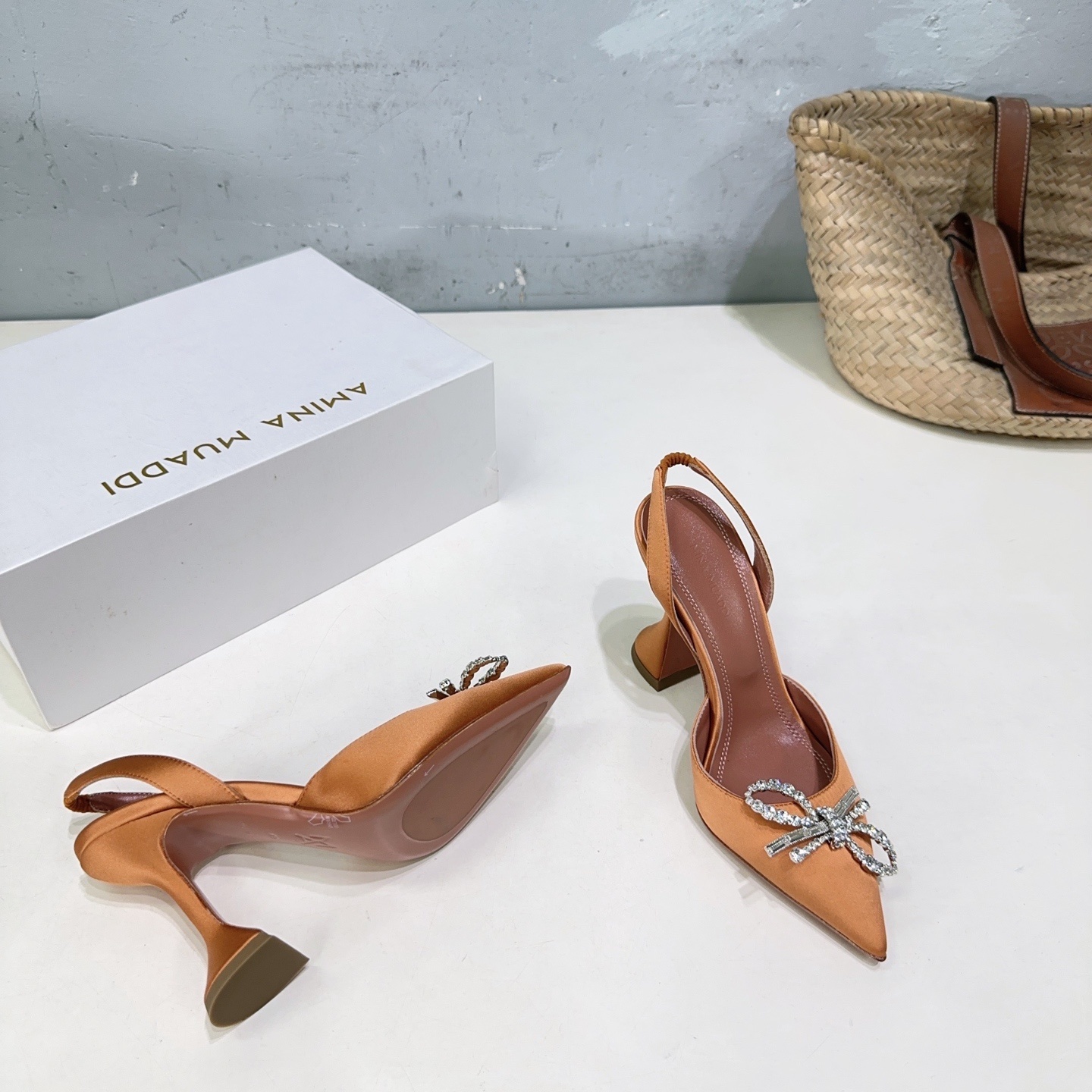 High Quality Amina Muaddi Heel Shoes with Unique Design and Imported Materials - 图片 9