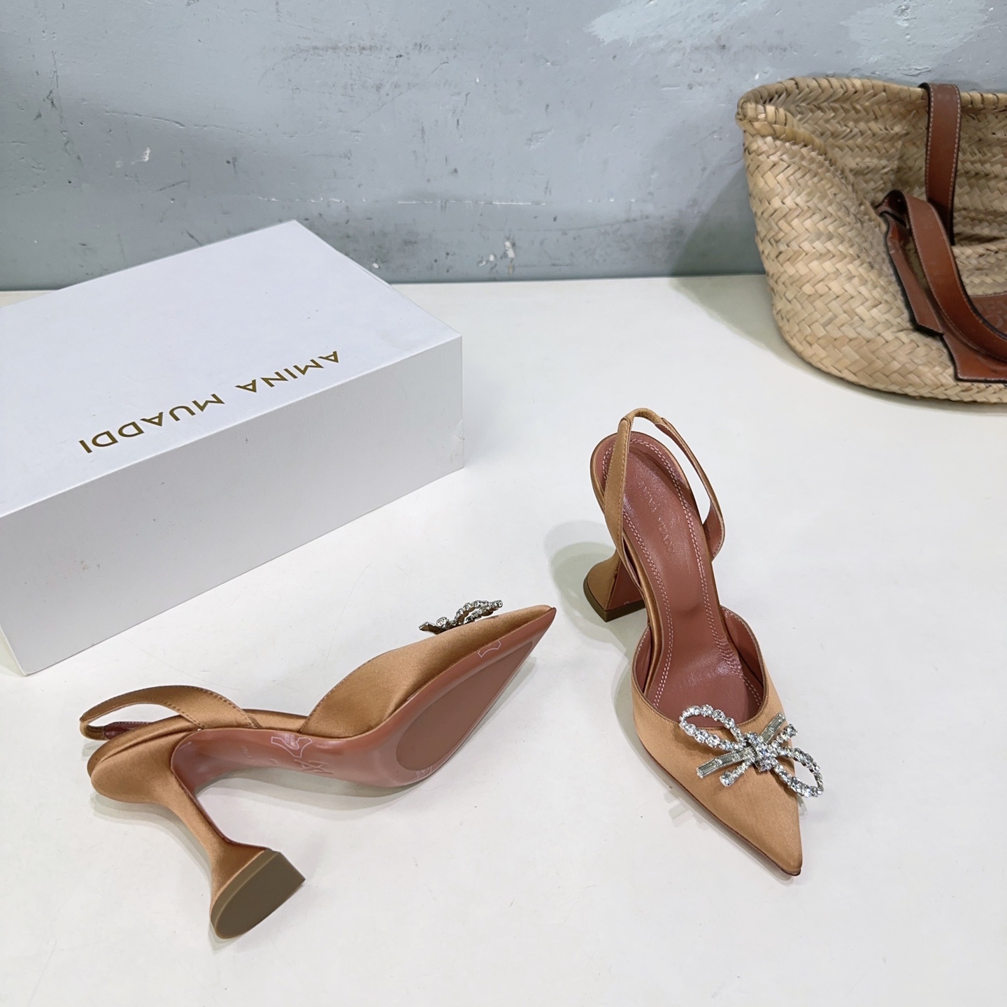High Quality Amina Muaddi Heel Shoes: Spring New, Imported Leather, Unique Design - 图片 3