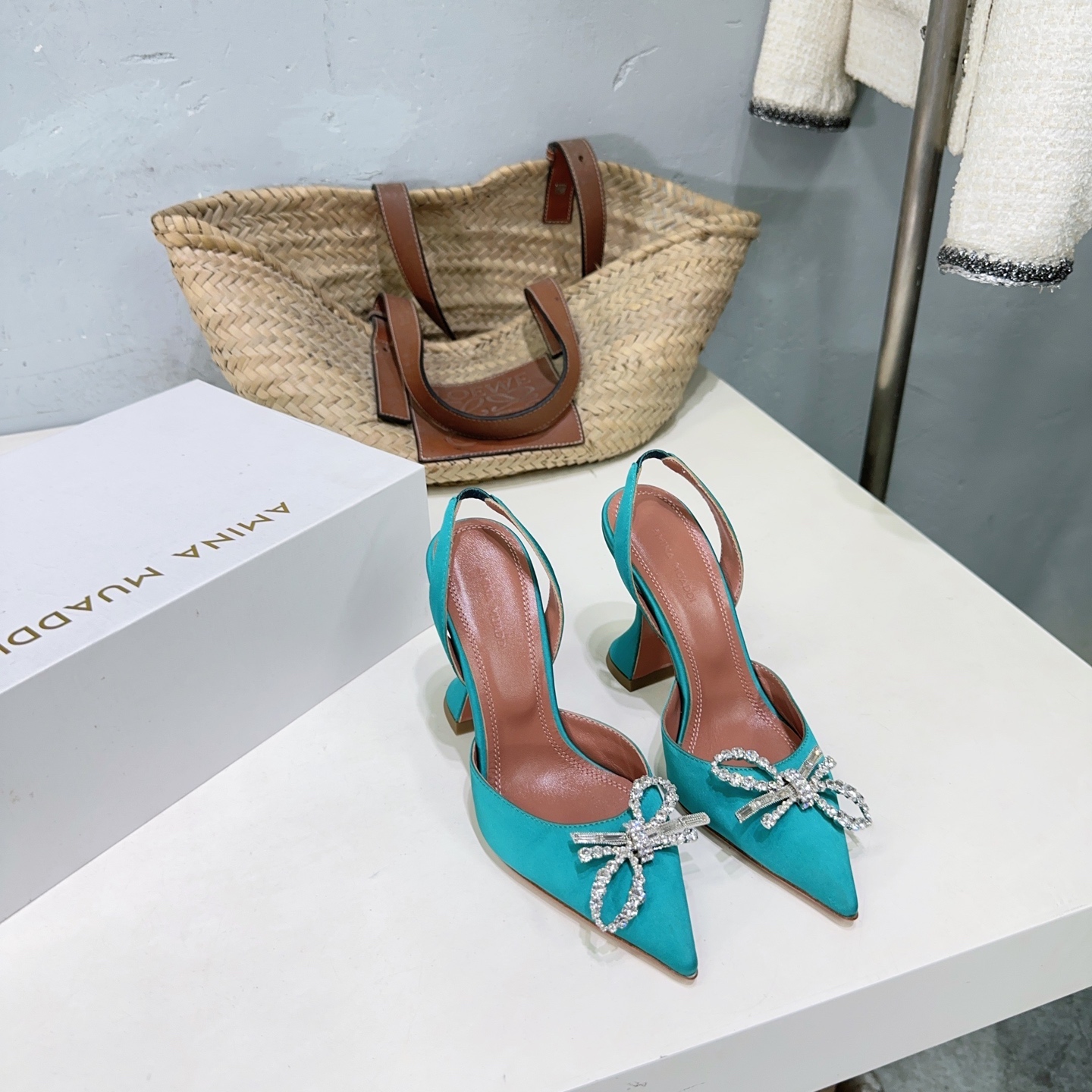 High Quality Amina Muaddi Heel Shoes: Spring Fashion Hero in Colors - 图片 4