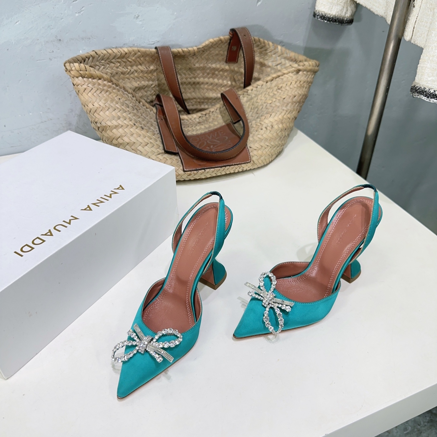 High Quality Amina Muaddi Heel Shoes: Spring Fashion Hero in Colors - 图片 5