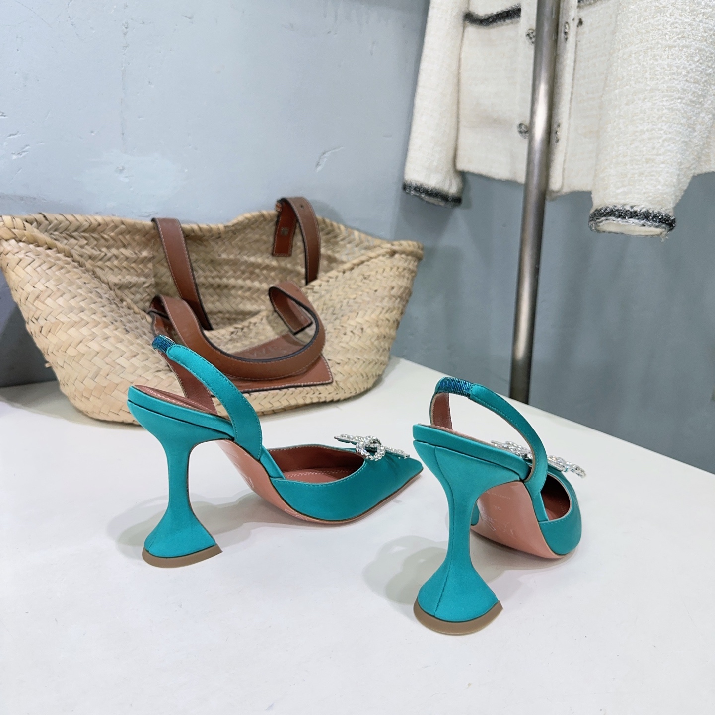 High Quality Amina Muaddi Heel Shoes: Spring Fashion Hero in Colors - 图片 3