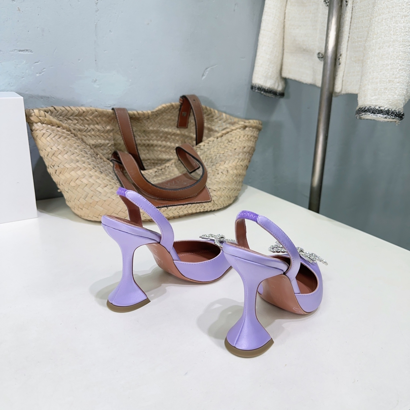 High Quality Amina Muaddi Heel Shoes: Spring Collection with Unique Design - 图片 3