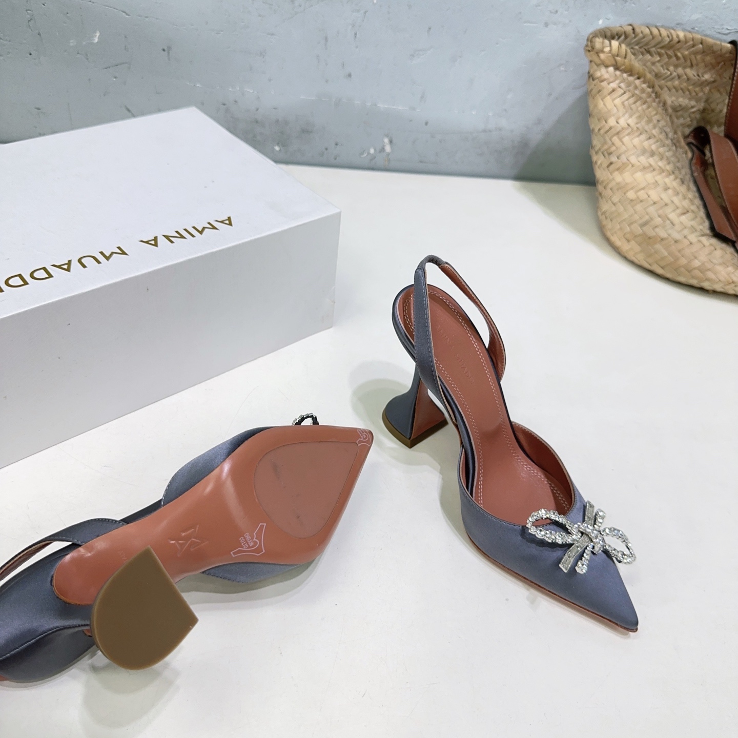 Amina Muaddi Spring Heel Shoes: High Quality, Fashionable, Imported Leather, Unique Design. - 图片 4