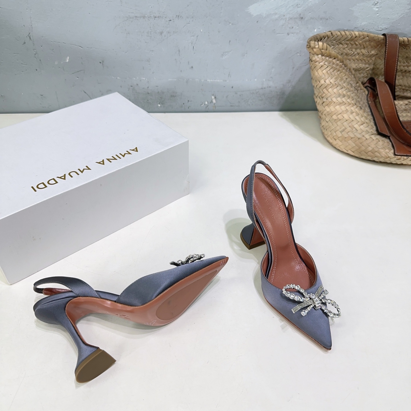 Amina Muaddi Spring Heel Shoes: High Quality, Fashionable, Imported Leather, Unique Design. - 图片 3
