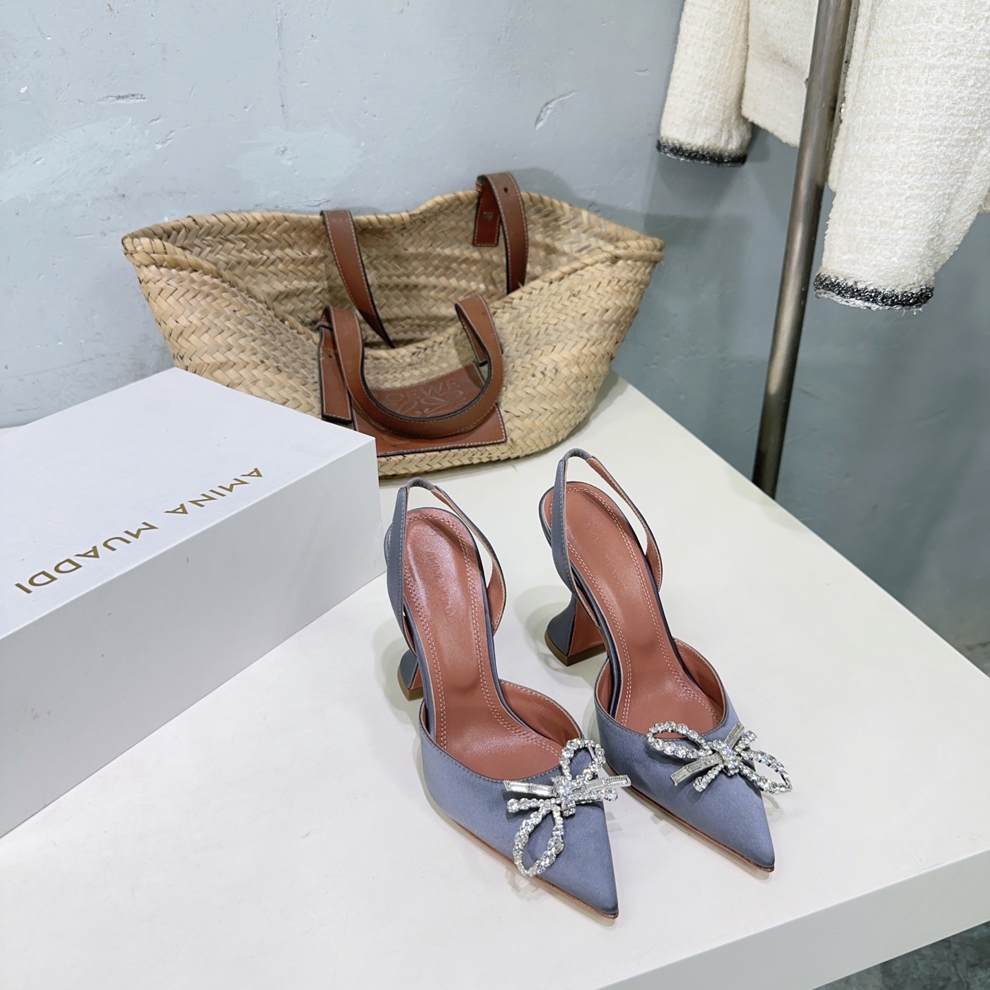 Amina Muaddi Spring Heel Shoes: High Quality, Fashionable, Imported Leather, Unique Design. - 图片 5
