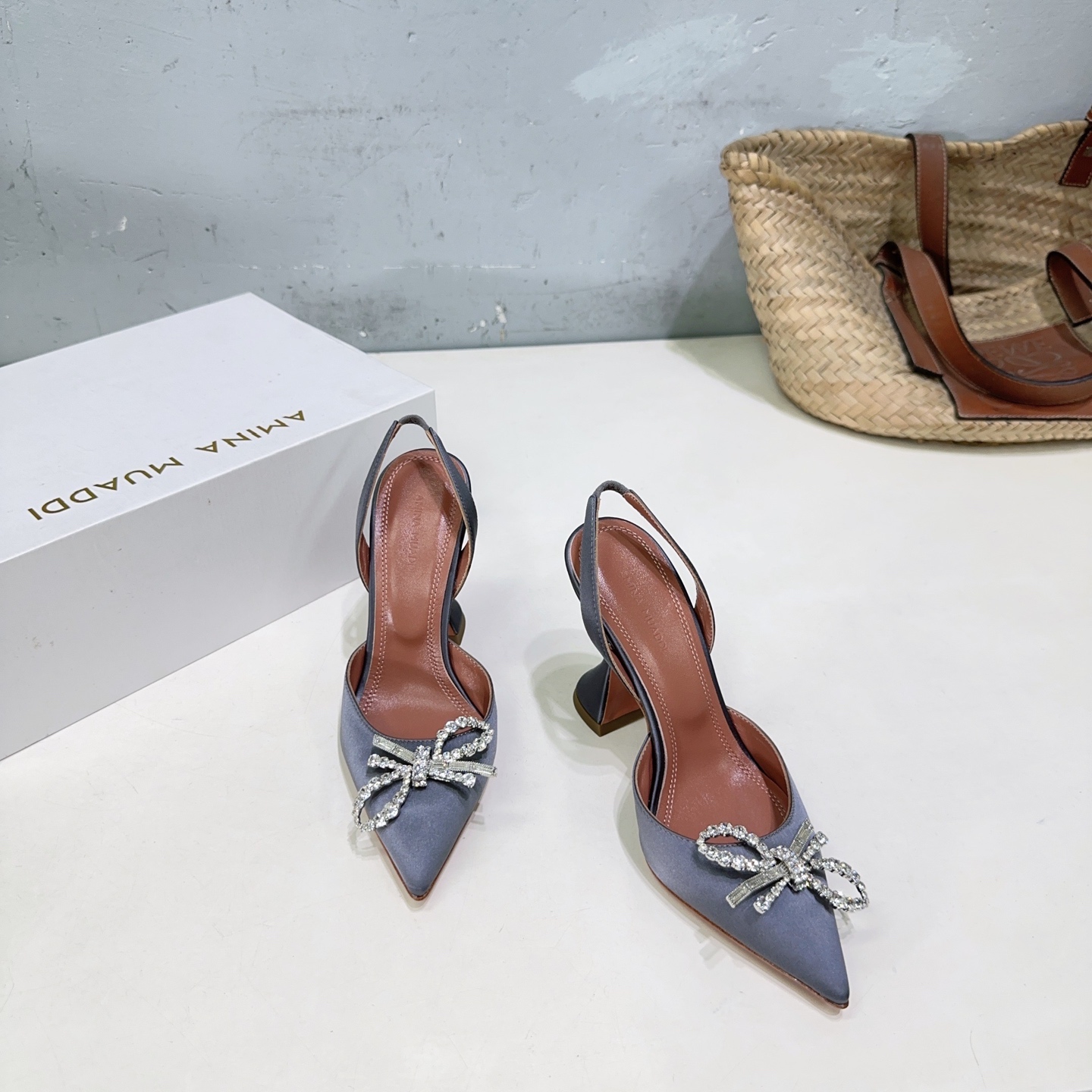 Amina Muaddi Spring Heel Shoes: High Quality, Fashionable, Imported Leather, Unique Design. - 图片 2