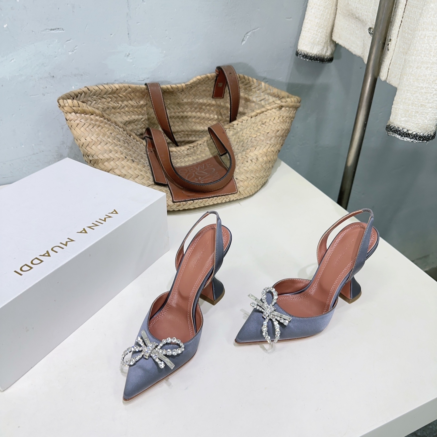 Amina Muaddi Spring Heel Shoes: High Quality, Fashionable, Imported Leather, Unique Design. - 图片 6