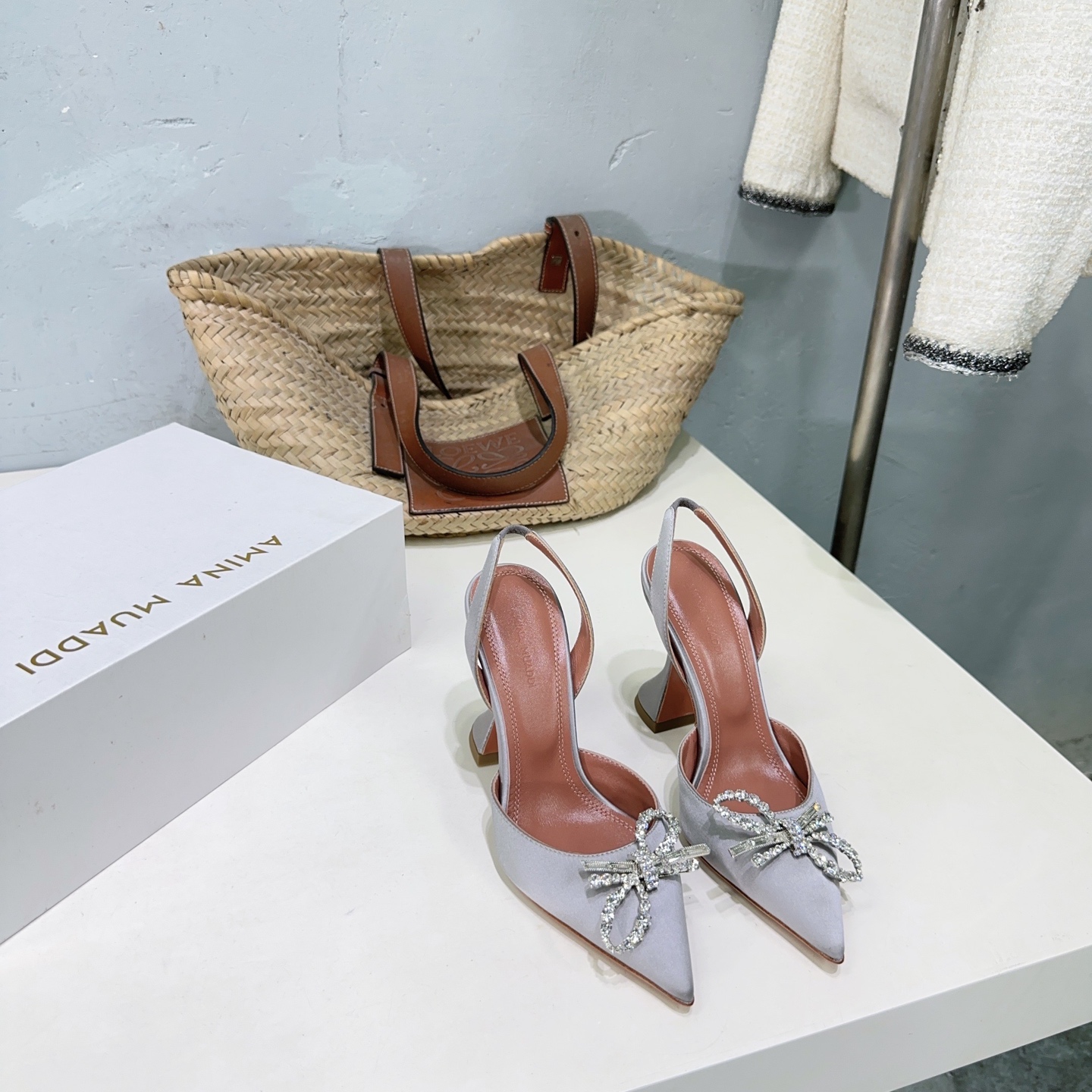 High-Quality Amina Muaddi Pointy Heel Shoes with Unique Design and Superior Craftsmanship - 图片 4