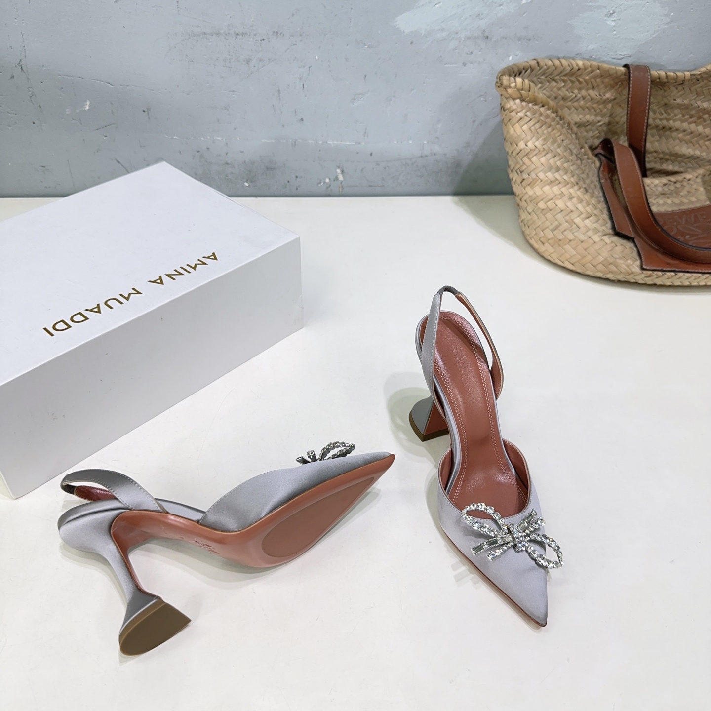 High-Quality Amina Muaddi Pointy Heel Shoes with Unique Design and Superior Craftsmanship - 图片 8