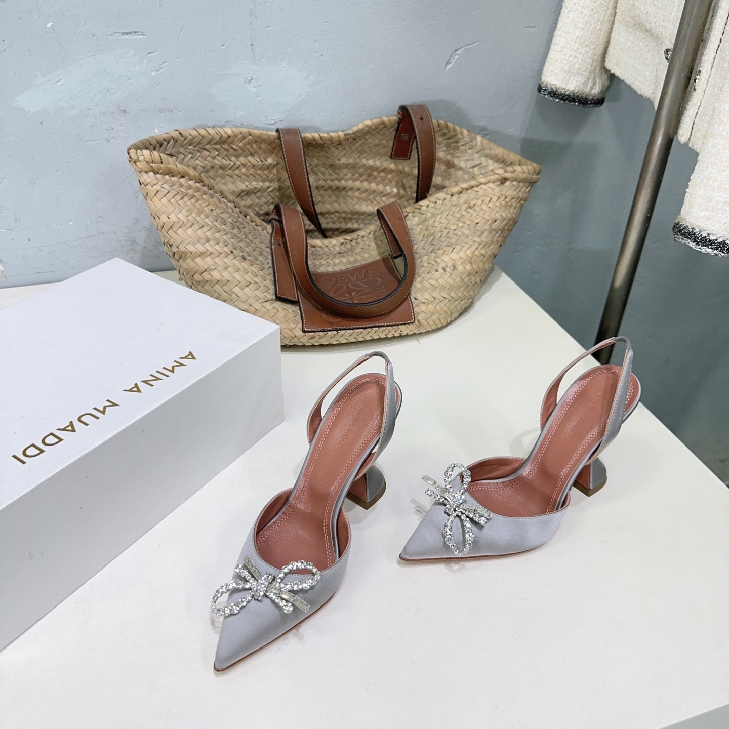 High-Quality Amina Muaddi Pointy Heel Shoes with Unique Design and Superior Craftsmanship - 图片 5