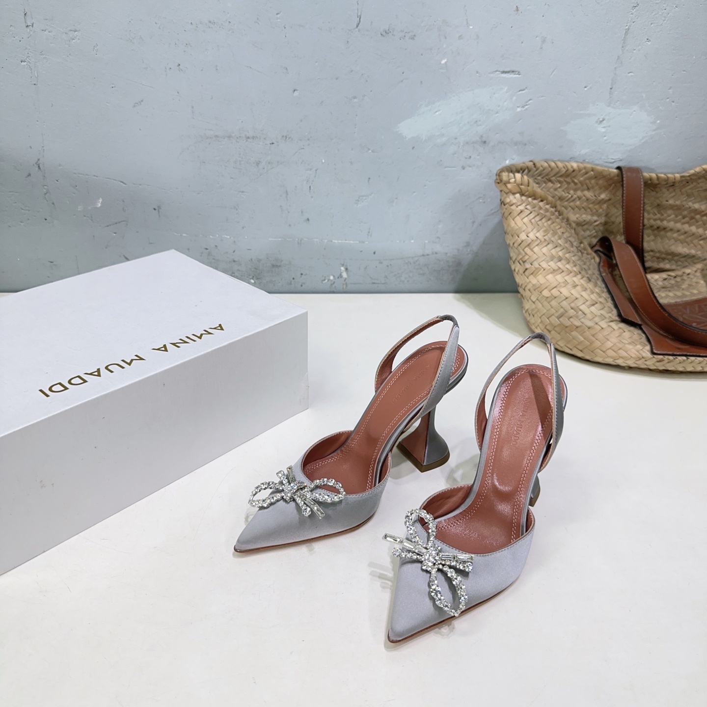 High-Quality Amina Muaddi Pointy Heel Shoes with Unique Design and Superior Craftsmanship - 图片 6