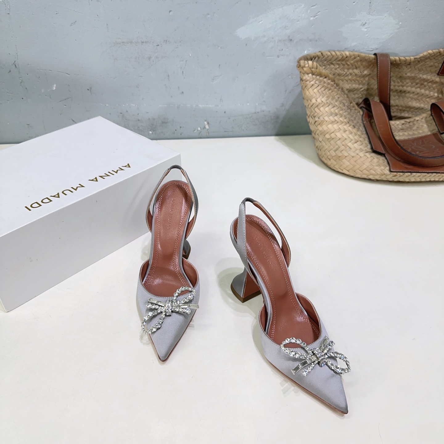 High-Quality Amina Muaddi Pointy Heel Shoes with Unique Design and Superior Craftsmanship - 图片 7