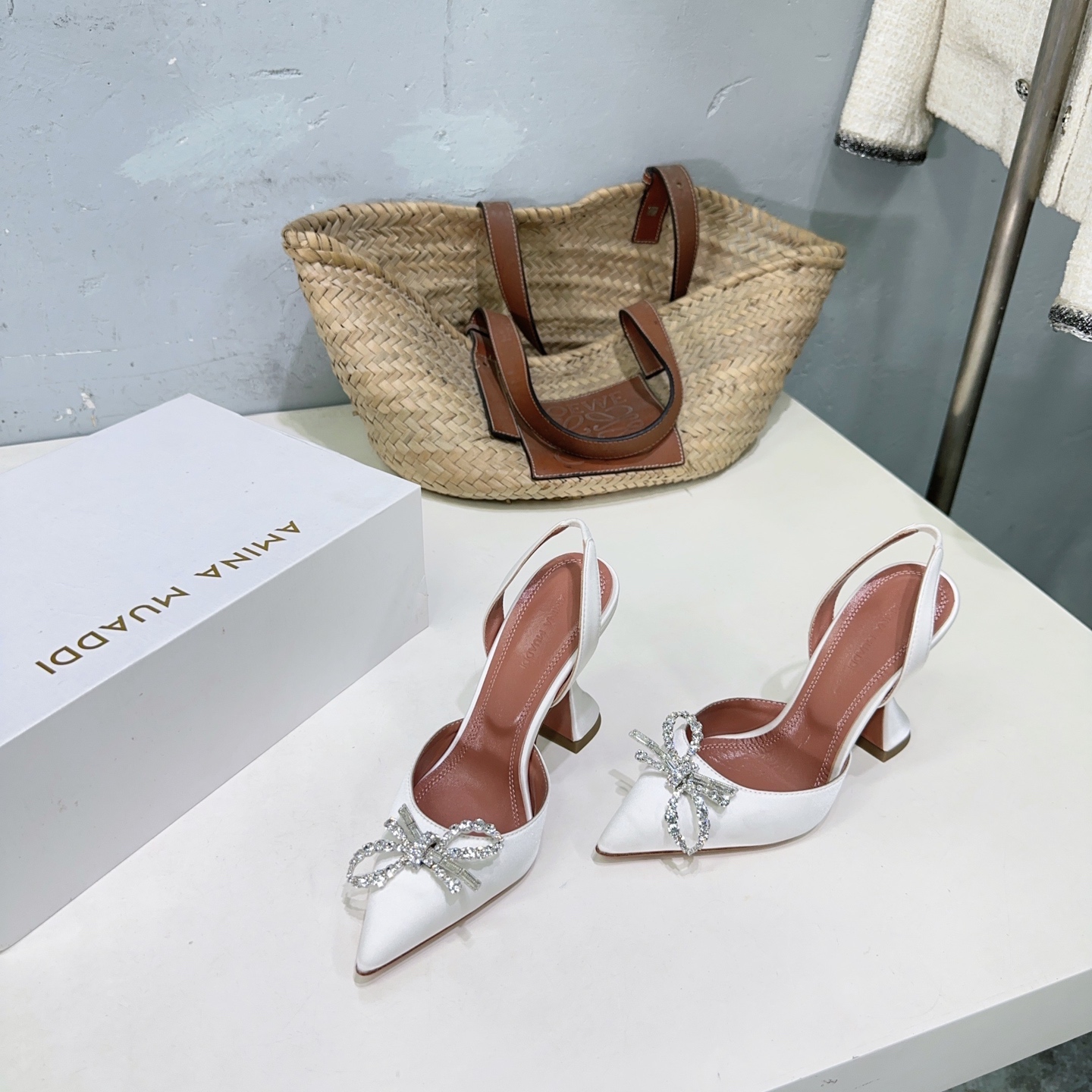 “High Quality Amina Muaddi Sunflower Sandal: Spring Fashion Hero!” - 图片 5