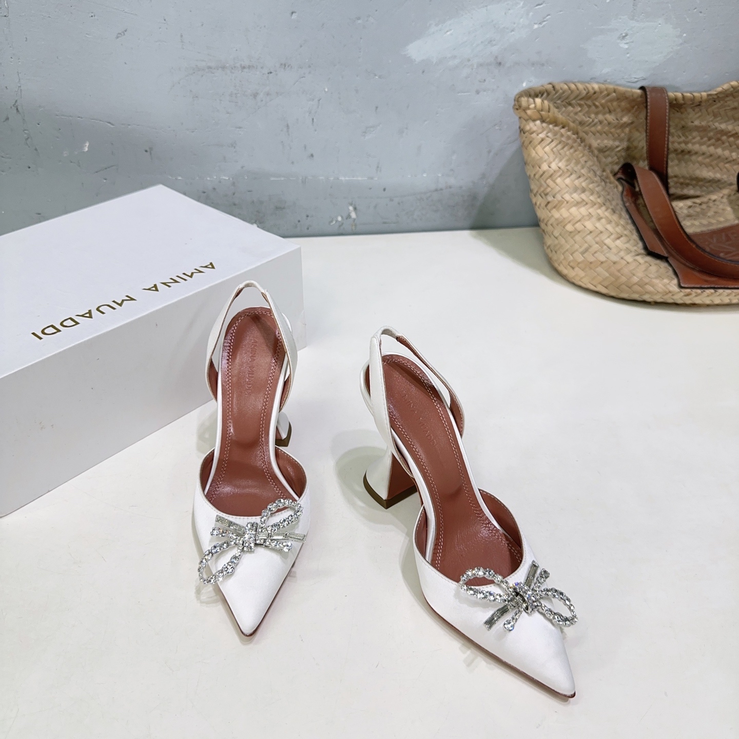 “High Quality Amina Muaddi Sunflower Sandal: Spring Fashion Hero!” - 图片 7