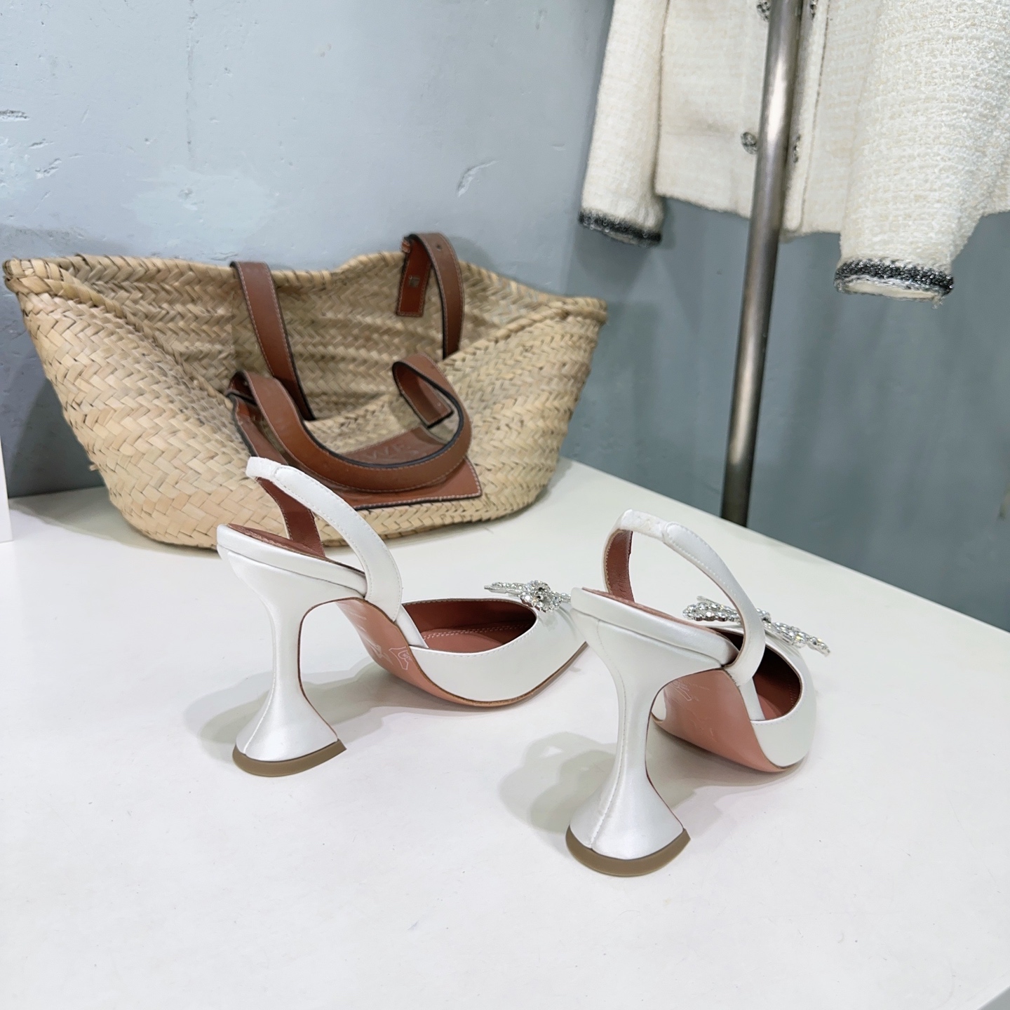 “High Quality Amina Muaddi Sunflower Sandal: Spring Fashion Hero!” - 图片 3