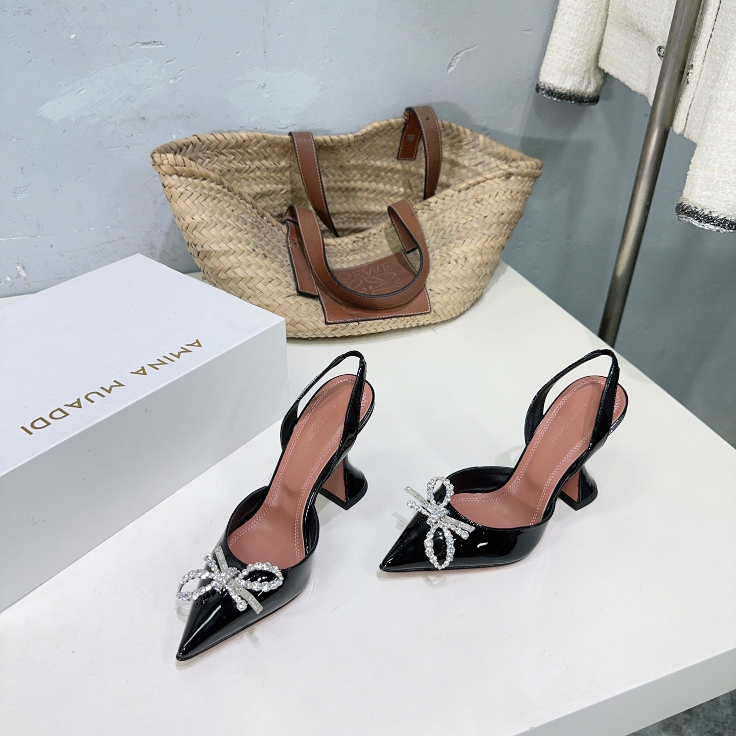 Amina Muaddi Spring Heel Shoes: High Quality, Fashionable, Imported Leather, Unique Design. - 图片 6