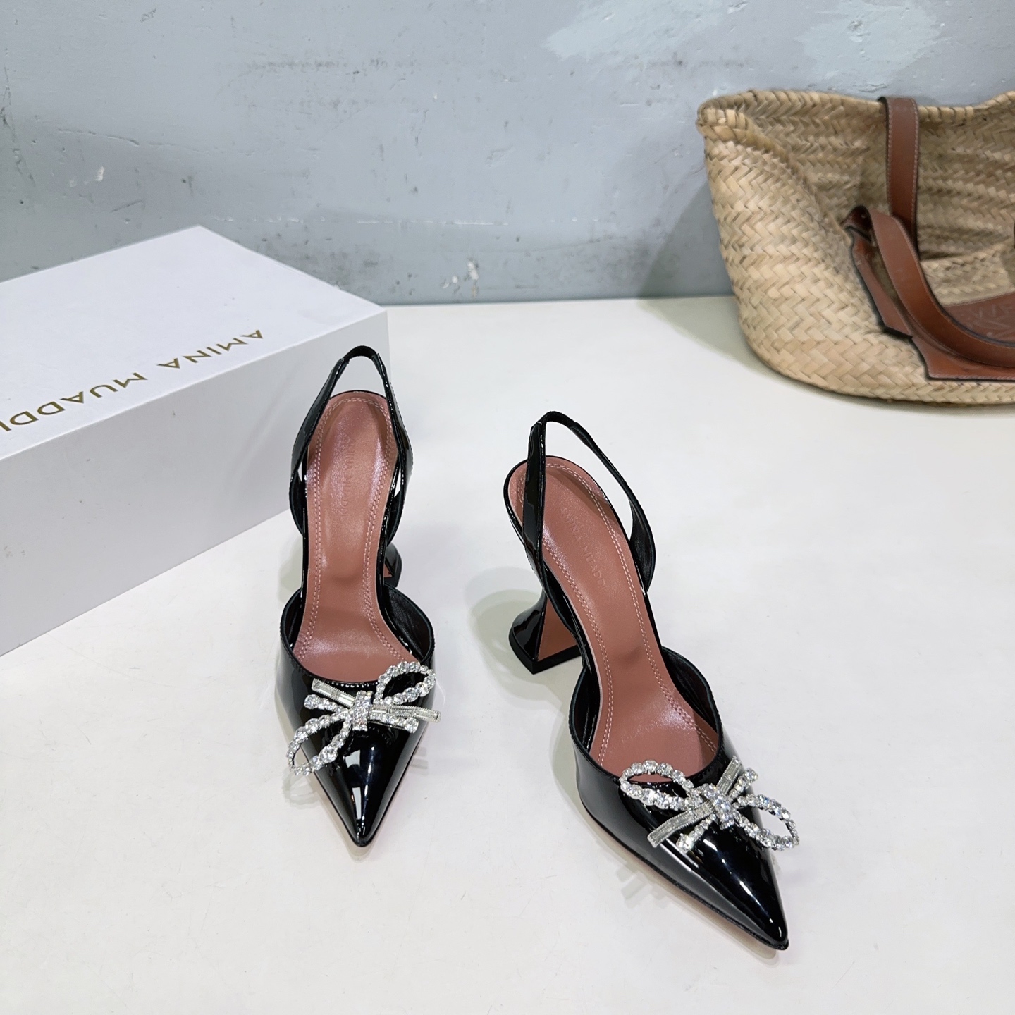 Amina Muaddi Spring Heel Shoes: High Quality, Fashionable, Imported Leather, Unique Design. - 图片 2