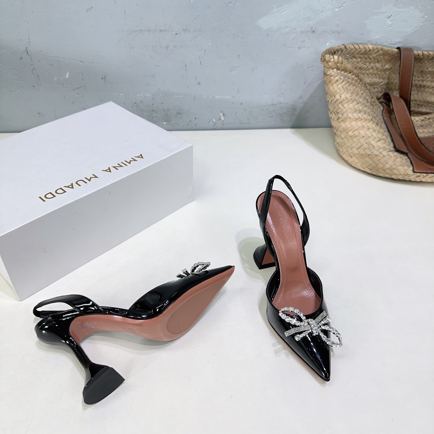 Amina Muaddi Spring Heel Shoes: High Quality, Fashionable, Imported Leather, Unique Design. - 图片 3