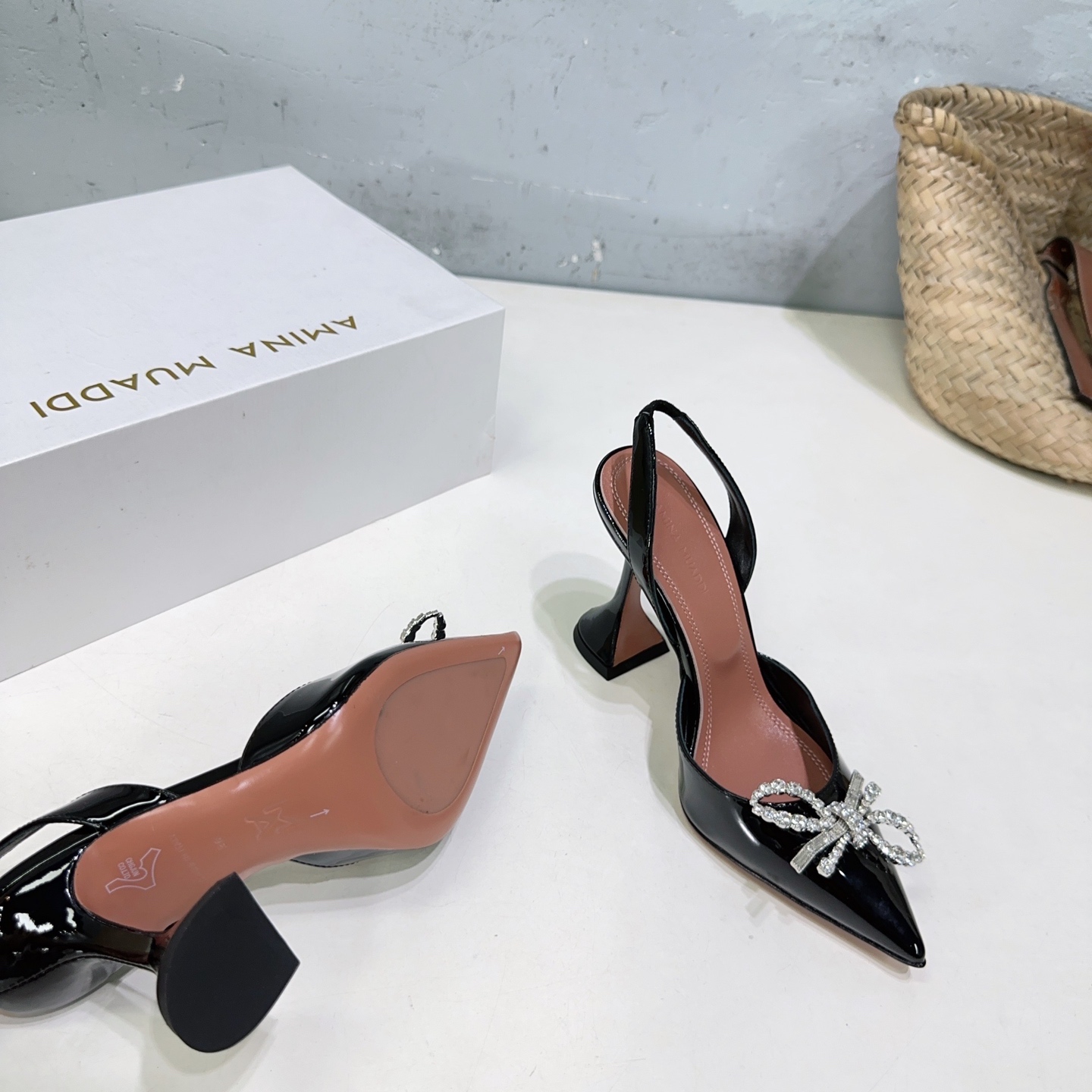 Amina Muaddi Spring Heel Shoes: High Quality, Fashionable, Imported Leather, Unique Design. - 图片 4