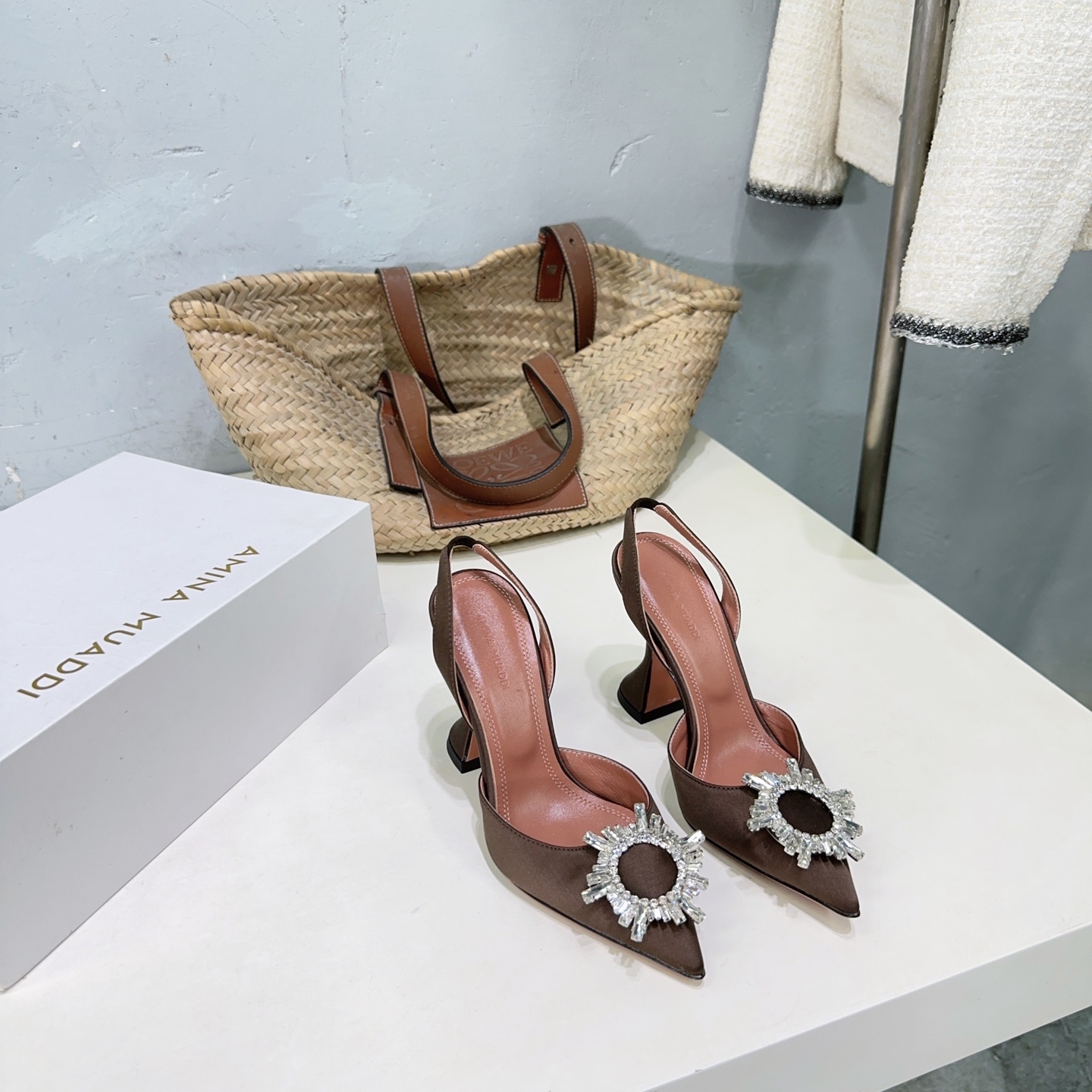 Amina Muaddi High-Quality Spring Heel Shoes with Unique Design and Imported Materials - 图片 5