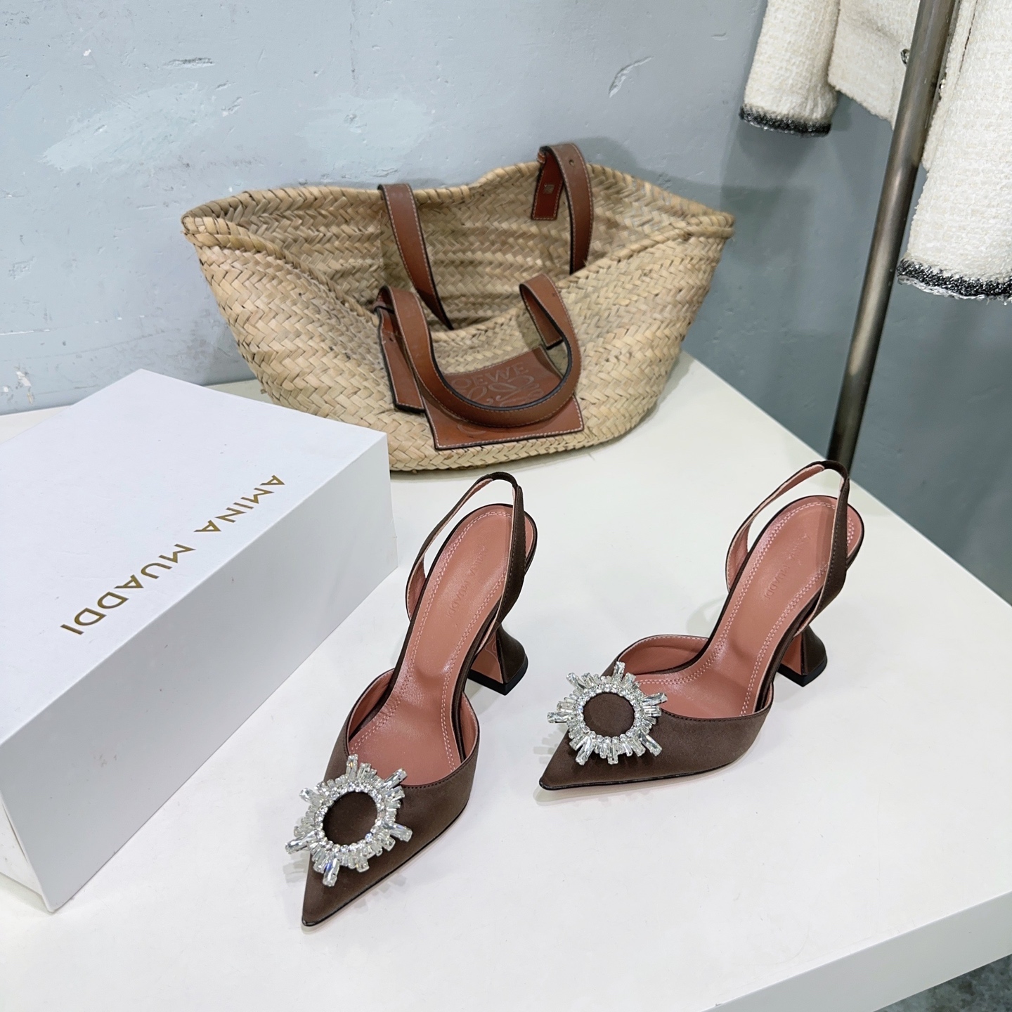 Amina Muaddi High-Quality Spring Heel Shoes with Unique Design and Imported Materials - 图片 6