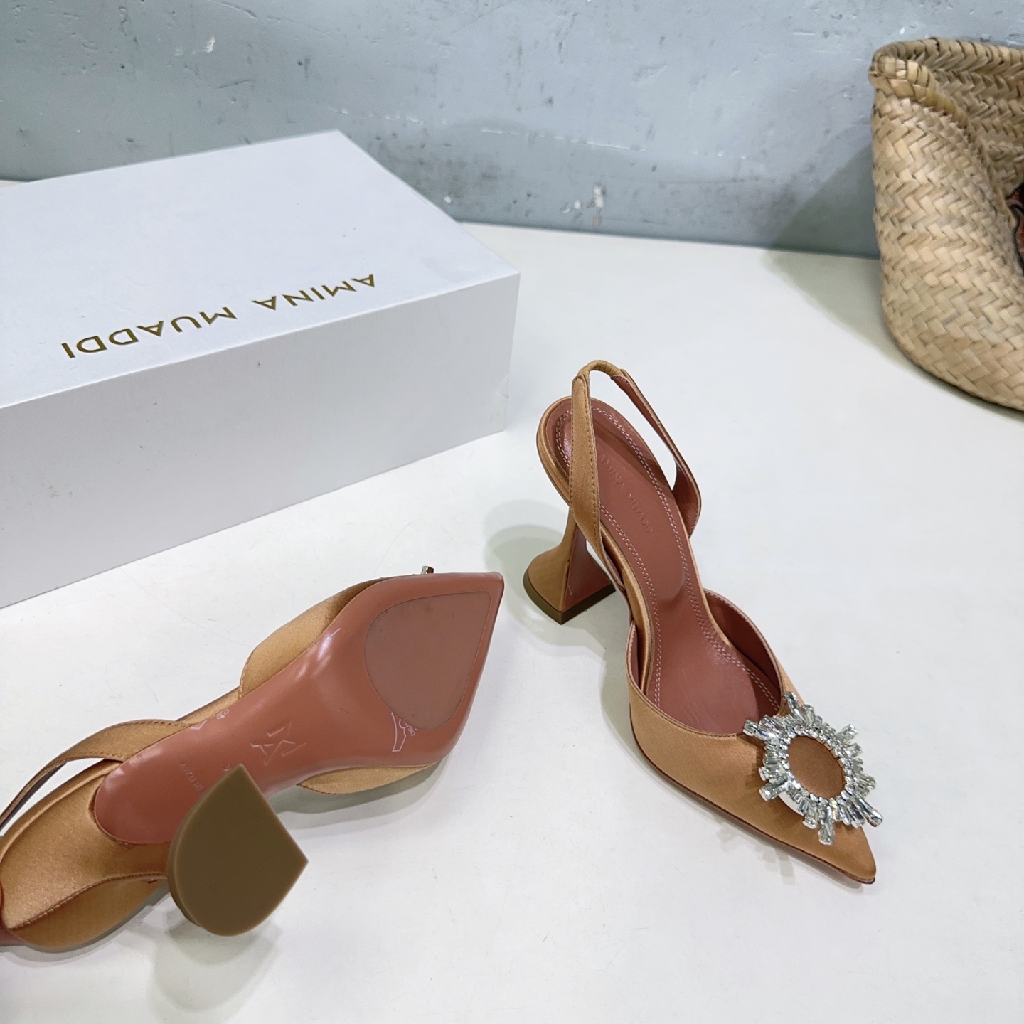 High-Quality Amina Muaddi Sunflower Sandals: Spring Fashion Hero with 10CM Heels! - 图片 4