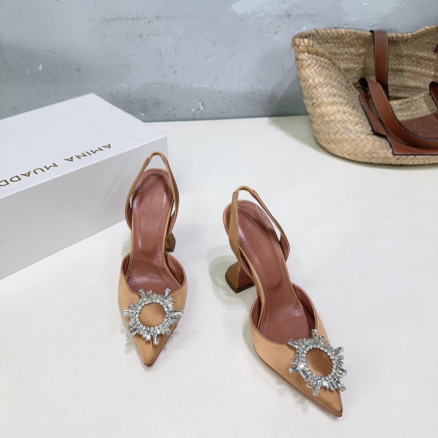 High-Quality Amina Muaddi Sunflower Sandals: Spring Fashion Hero with 10CM Heels! - 图片 2