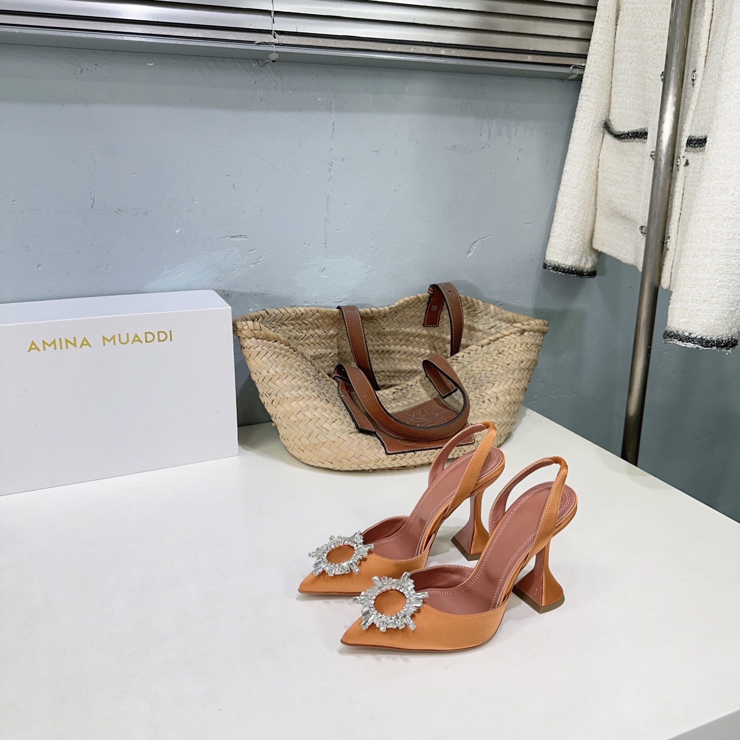 High Quality Amina Muaddi Pointy Heel Shoes: Spring Collection with Unique Design - 图片 2