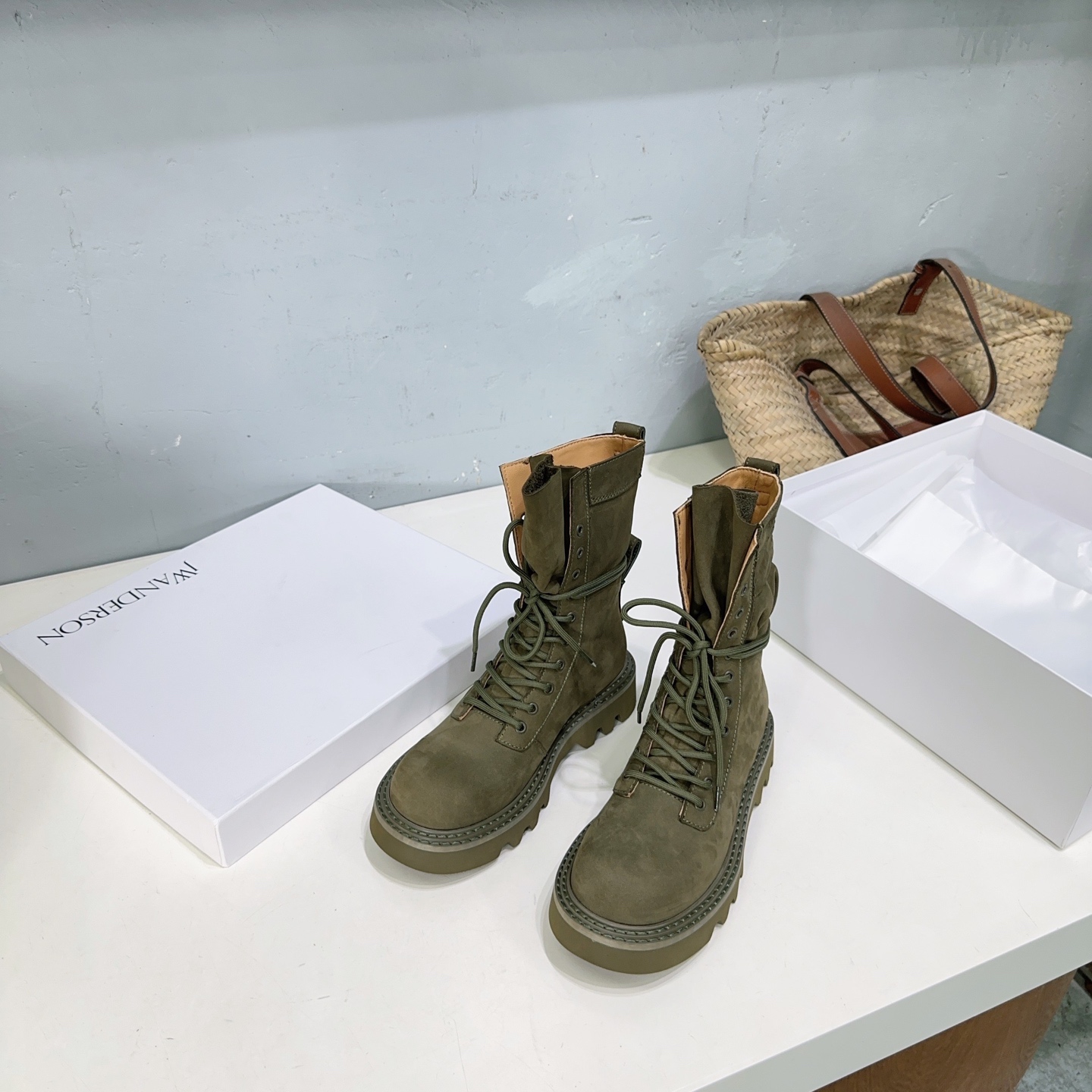 High-Quality J.W. Anderson Shoes: Unique British Designs for Fall-Winter Fashion - 图片 3