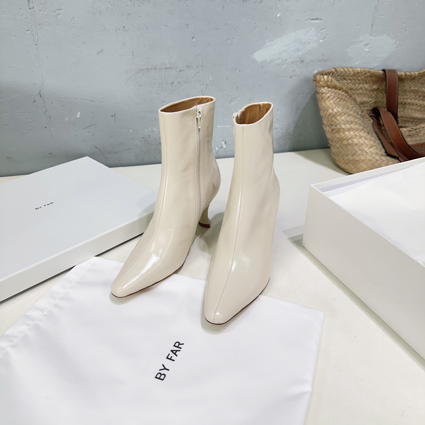 Classic New Zipper High Boots: High Quality European Style, Comfortable and Stylish.