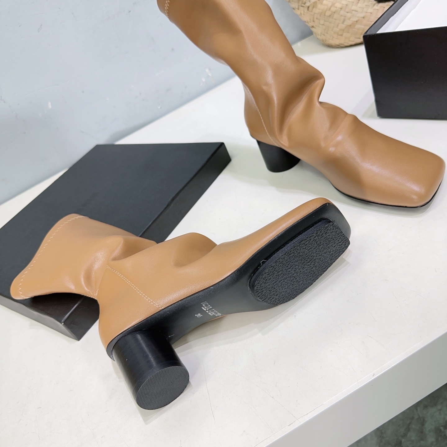 Uma WANG Fall/Winter Boots: Eastern Aesthetic Black Series with High Quality Craftsmanship - 图片 3