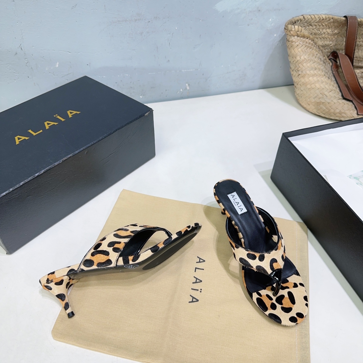 French High-End Brand: Alaia’s Quality Handcrafted Shoes for Fashionable Women - 图片 4