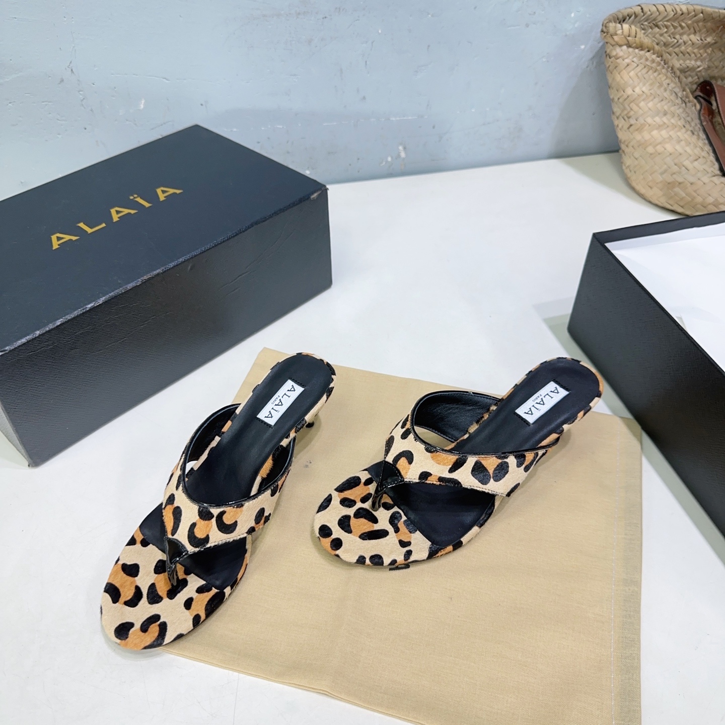 French High-End Brand: Alaia’s Quality Handcrafted Shoes for Fashionable Women - 图片 3