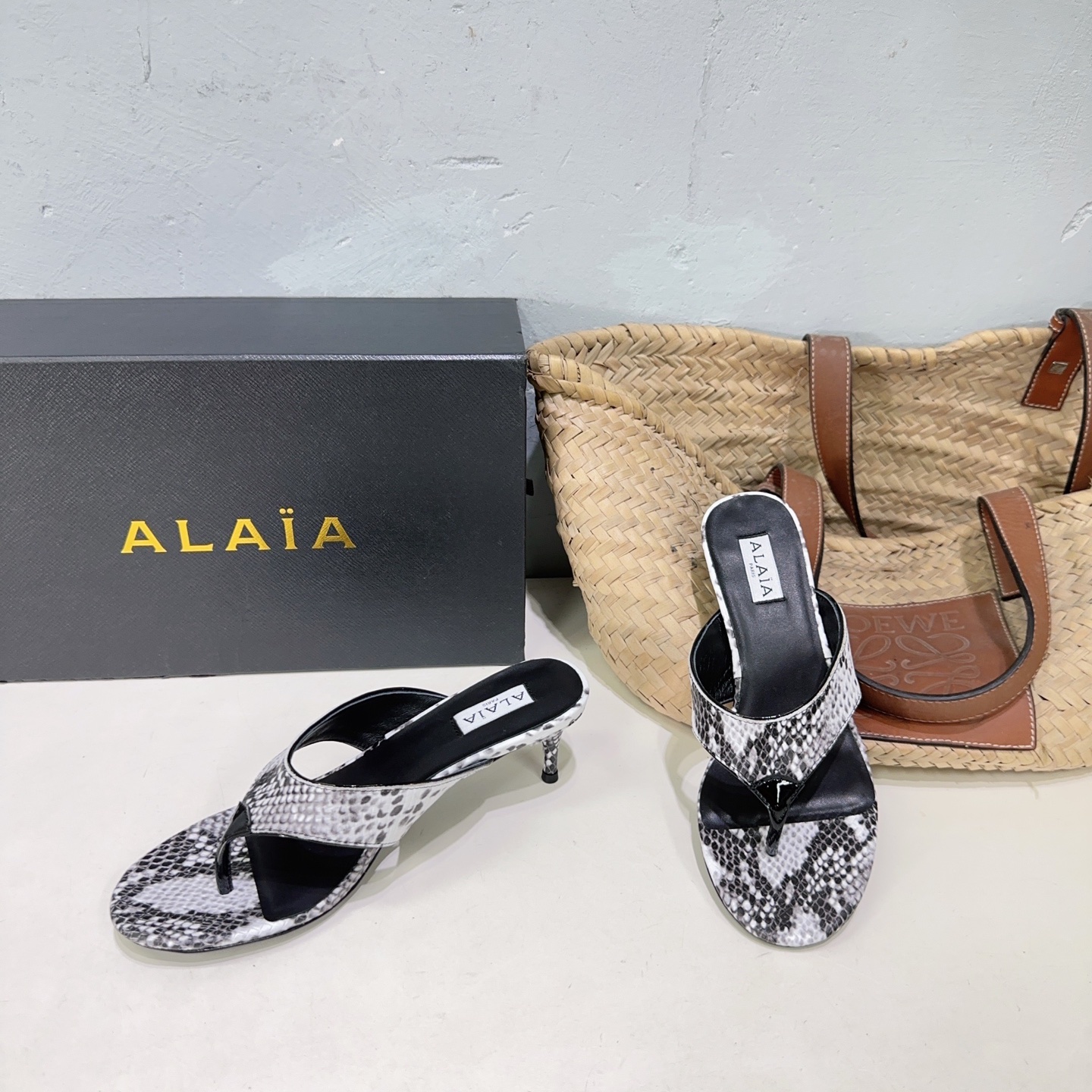 French Luxury Brand: Handcrafted High-Quality Footwear with Unique Designs - 图片 2