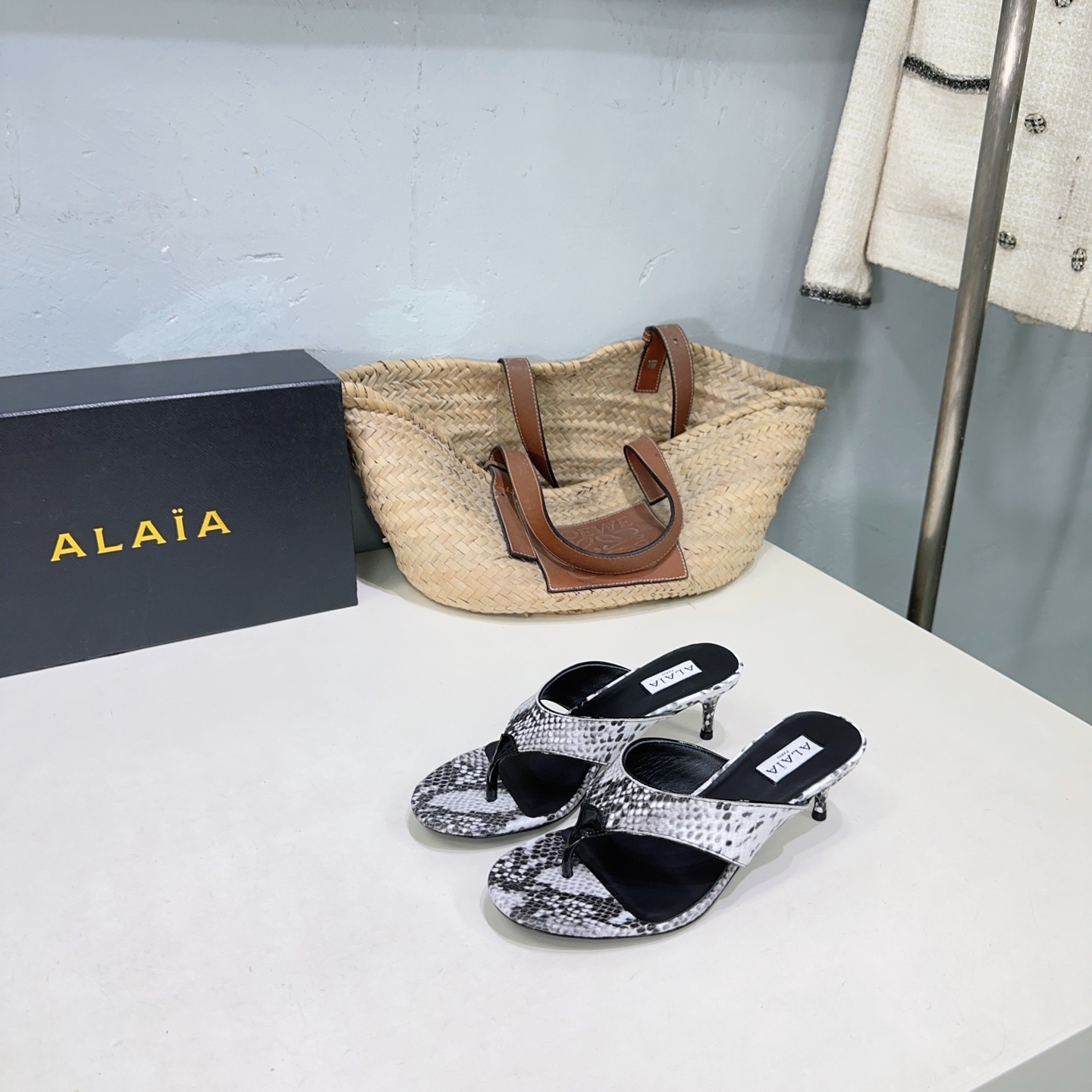 French Luxury Brand: Handcrafted High-Quality Footwear with Unique Designs - 图片 3