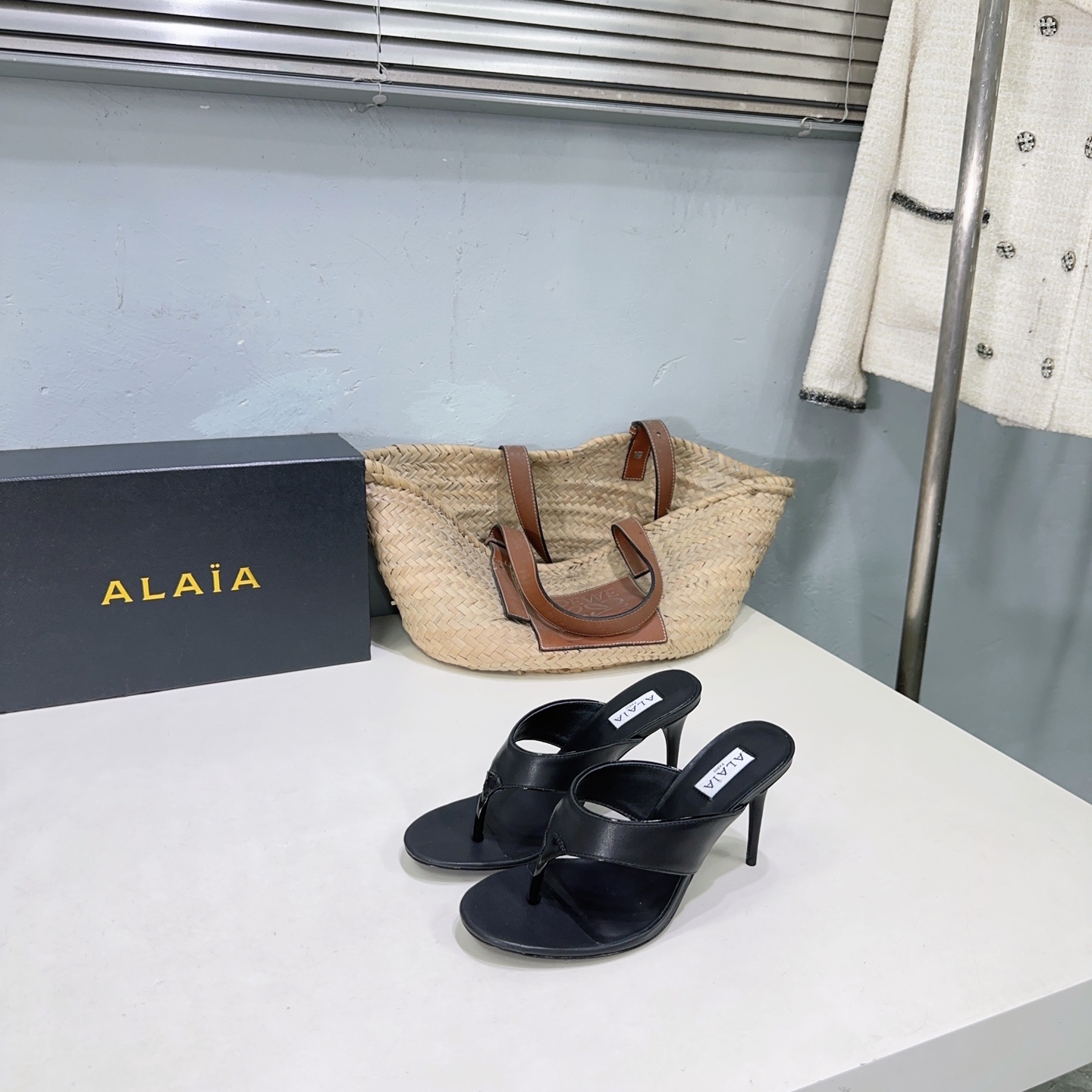 French High-End Fashion Brand: Handcrafted Footwear with Quality Materials and Unique Designs
