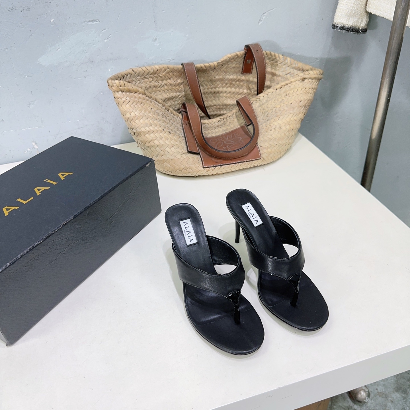 French High-End Fashion Brand: Handcrafted Footwear with Quality Materials and Unique Designs - 图片 4