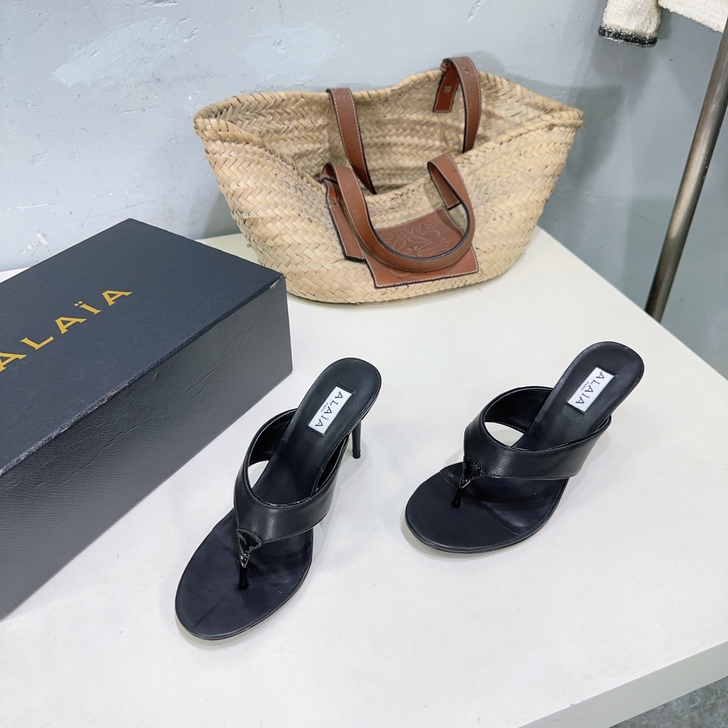 French High-End Fashion Brand: Handcrafted Footwear with Quality Materials and Unique Designs - 图片 5