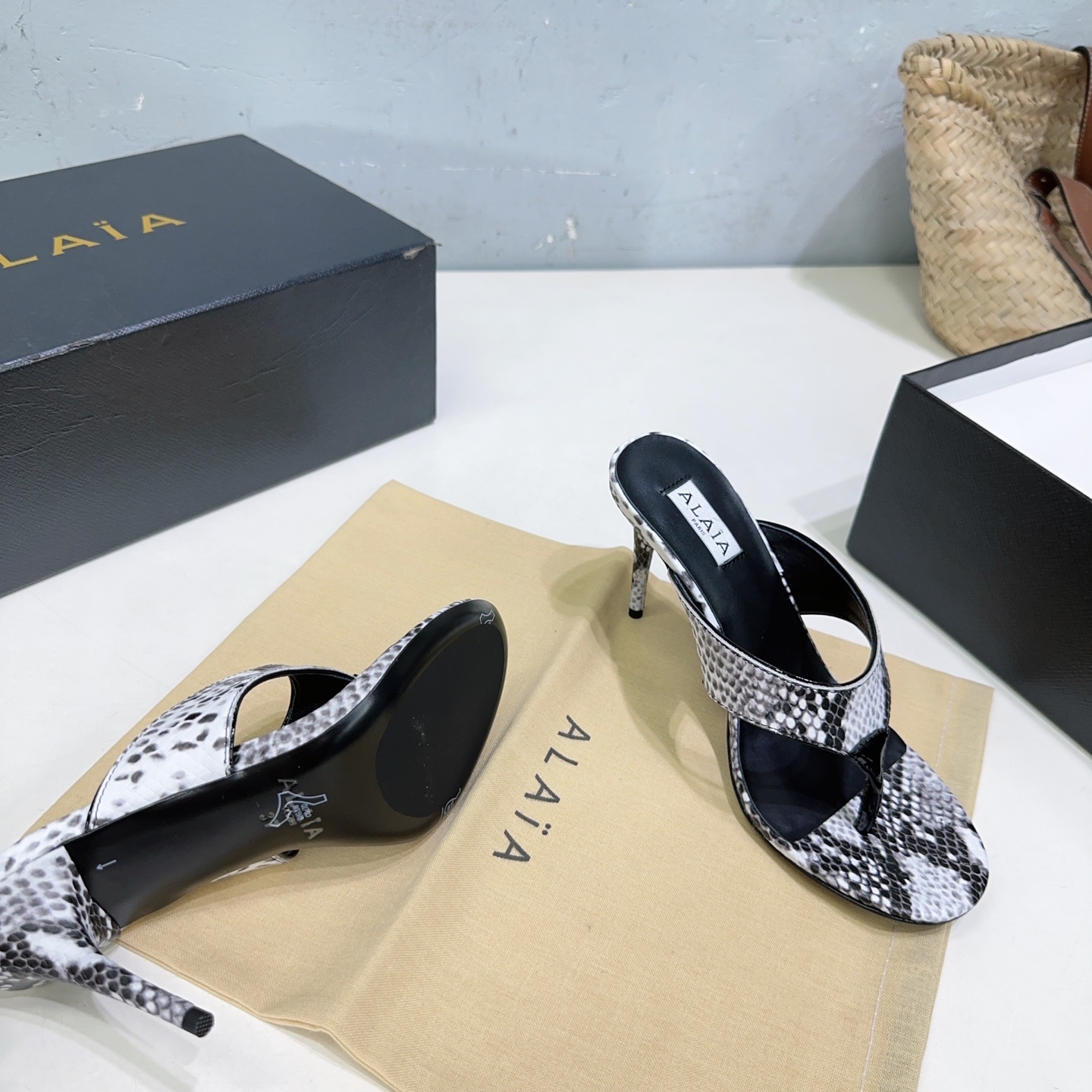 French Luxury Brand: Alaia’s High-Quality Handcrafted Footwear Collection - 图片 9